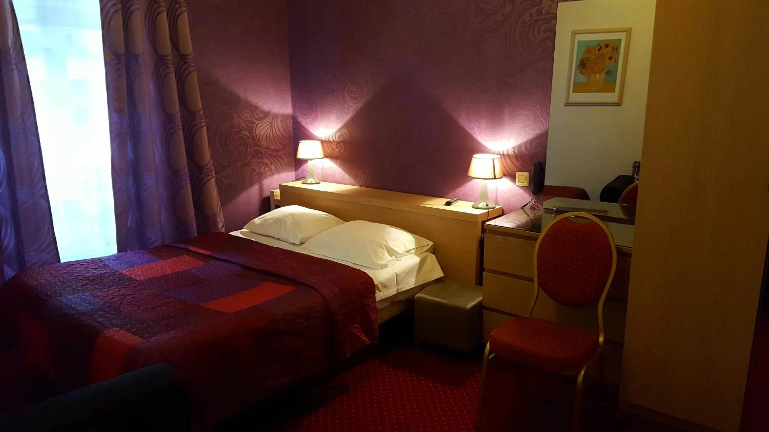 Bedroom, Bed in Hôtel Média