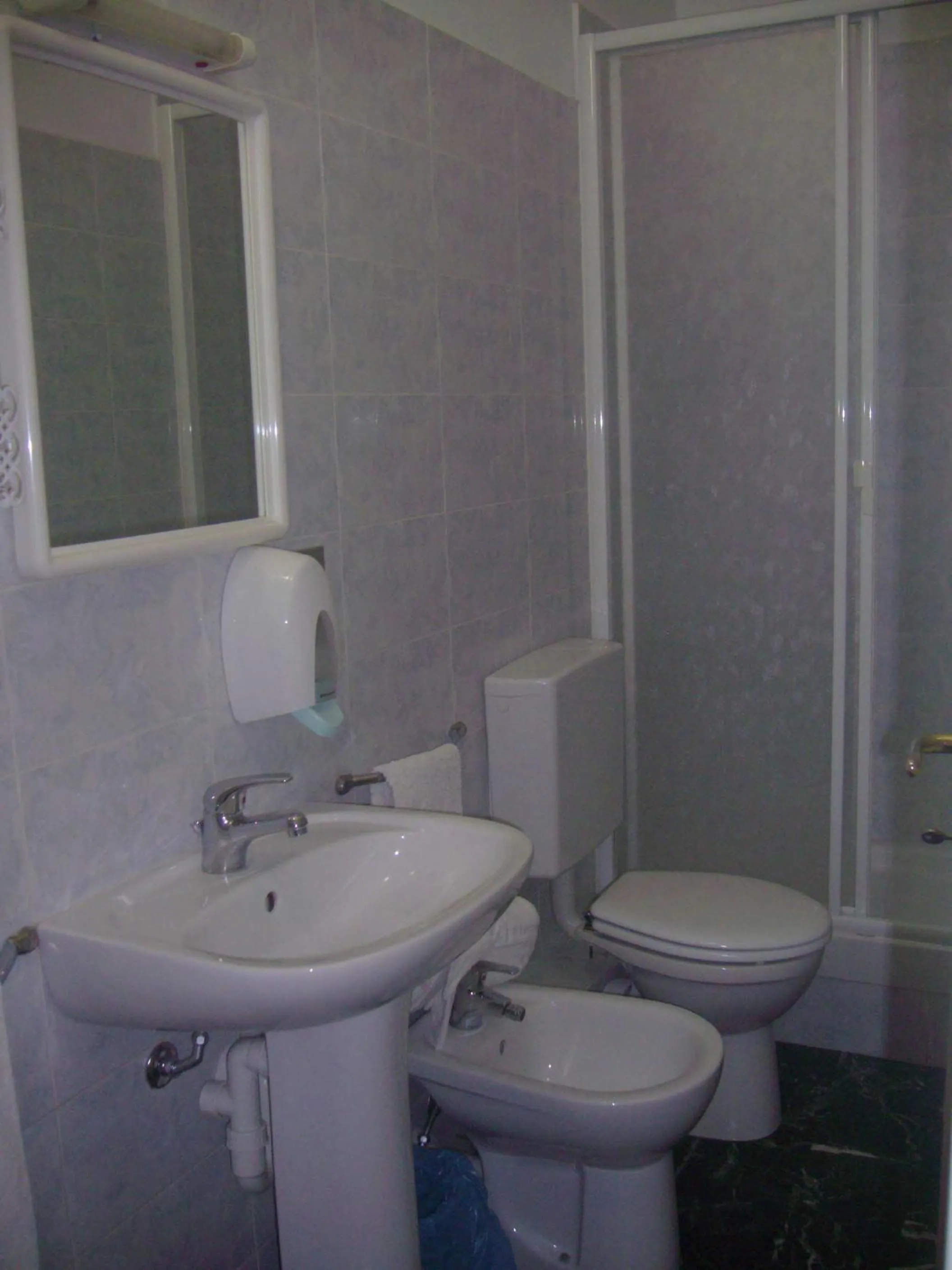 Bathroom in Pensione Aurora