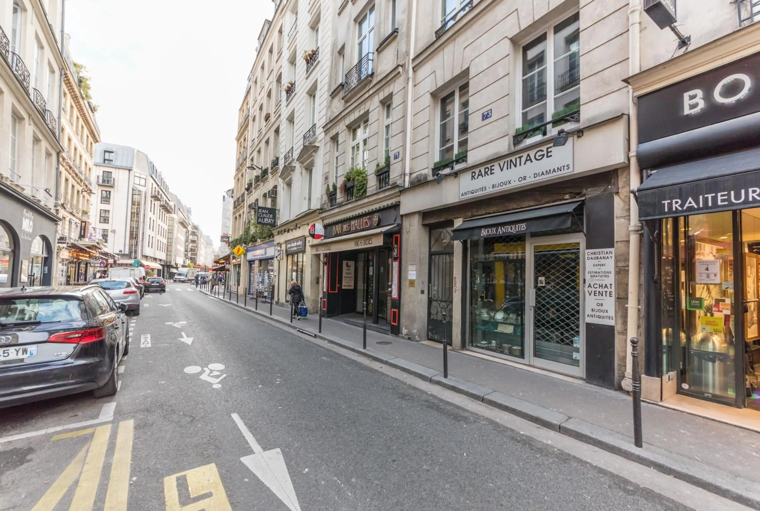 Two-Room Apartment in WS Louvre - Saint Honoré
