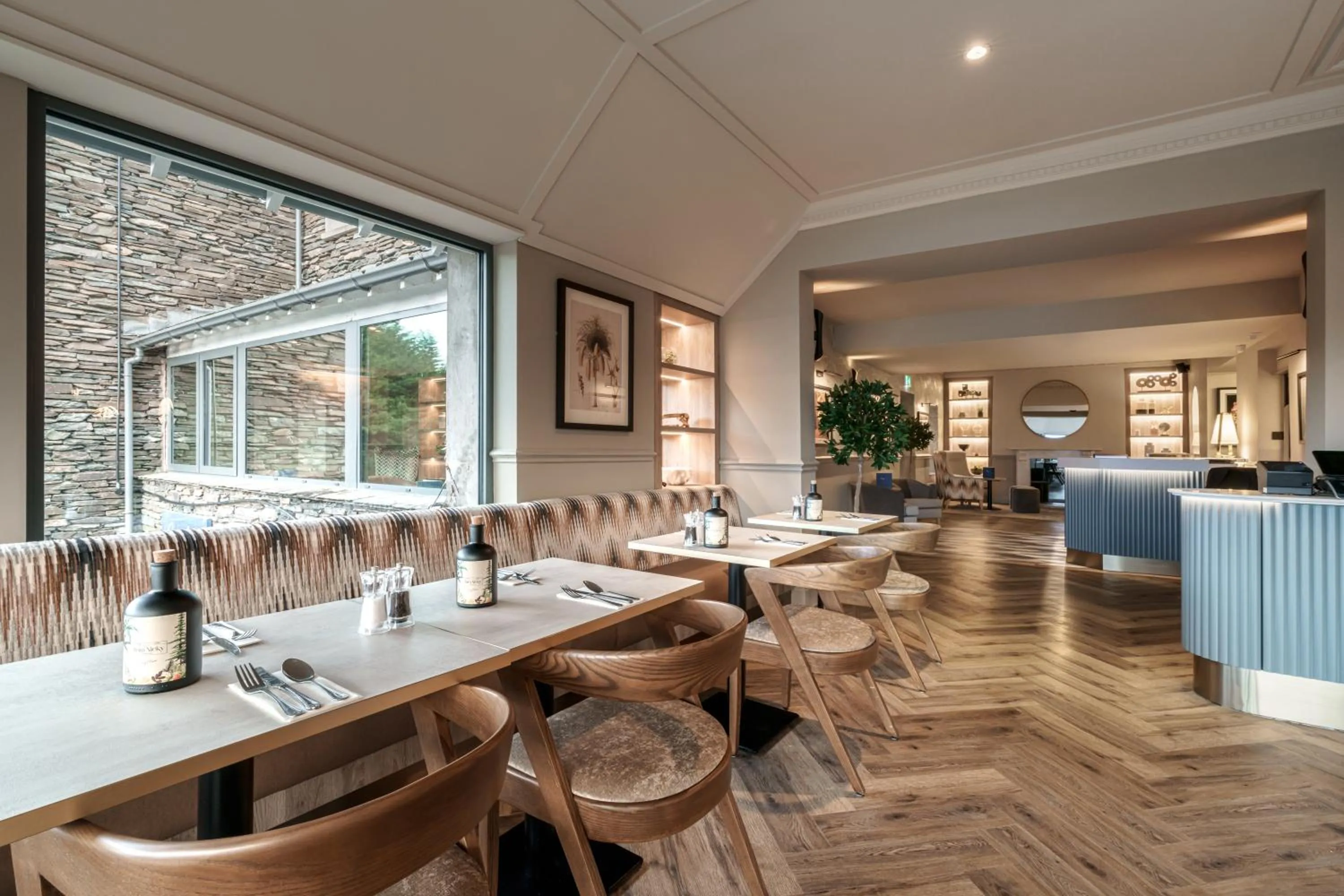 Restaurant/places to eat in Craig Manor