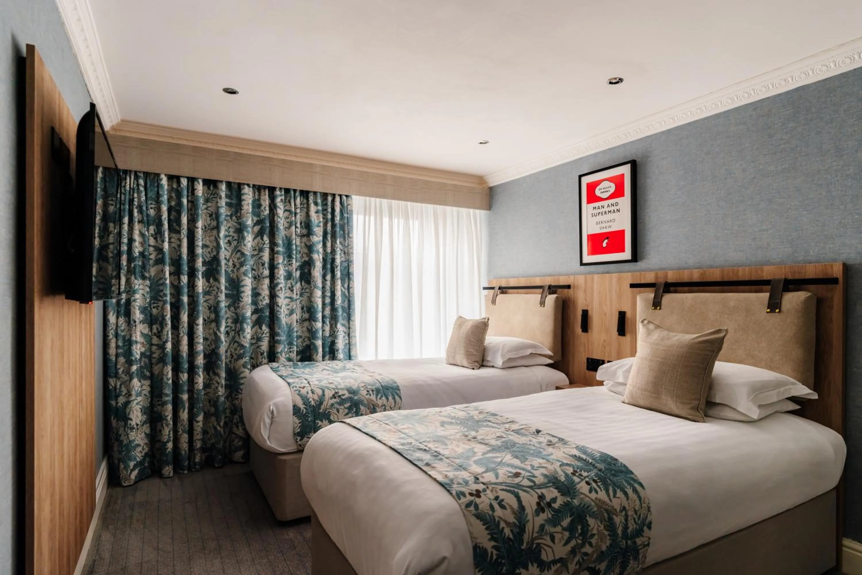 Bedroom, Bed in Craig Manor