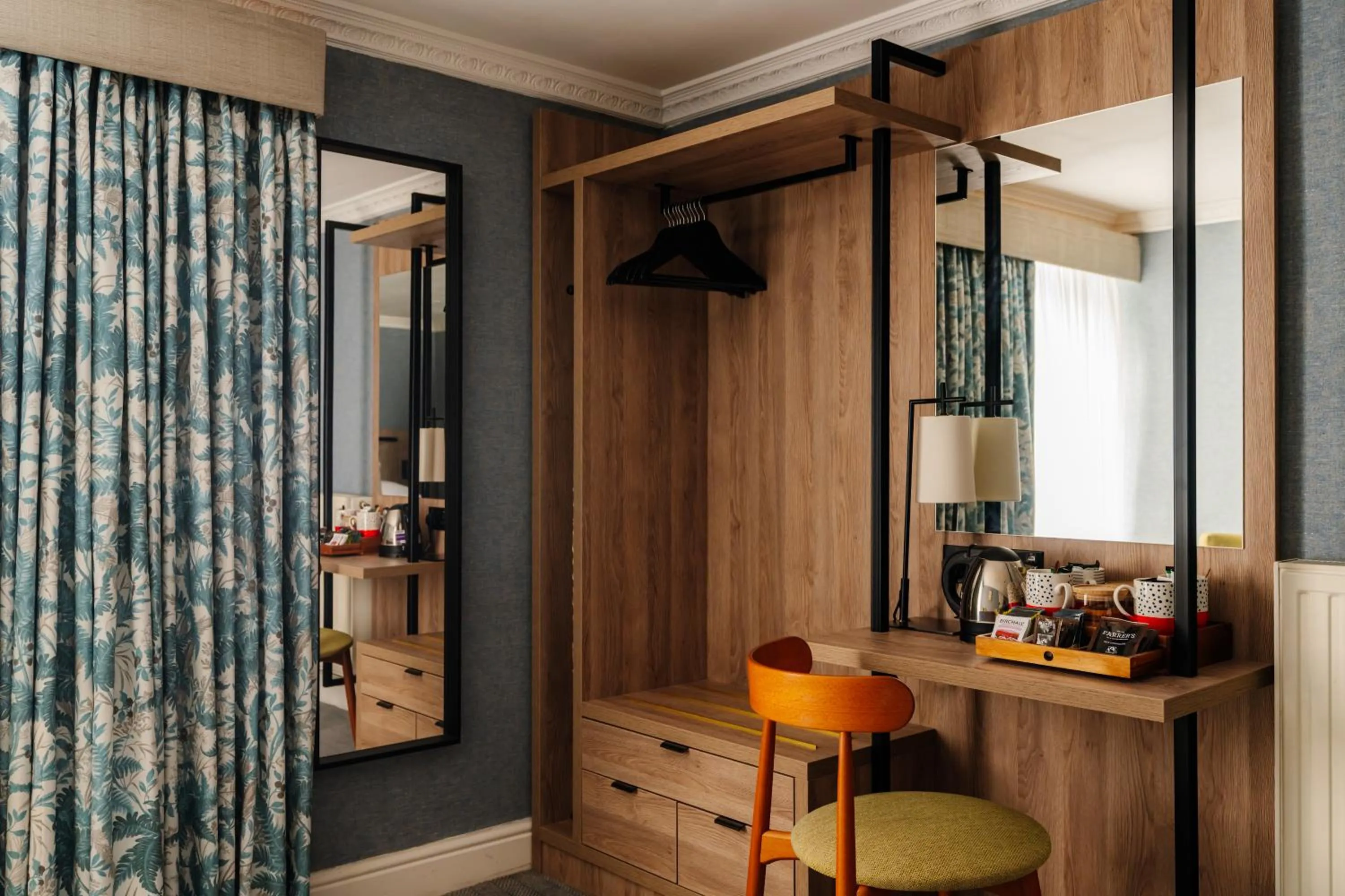 Coffee/tea facilities in Craig Manor