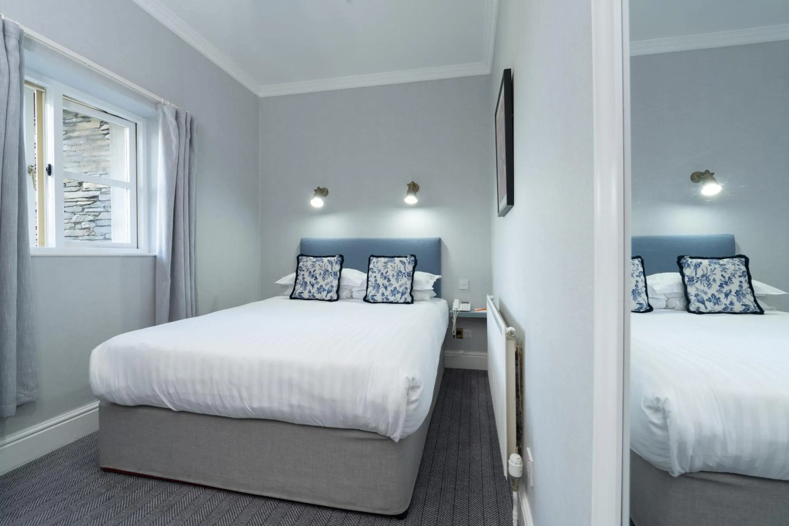 Bedroom, Bed in Craig Manor