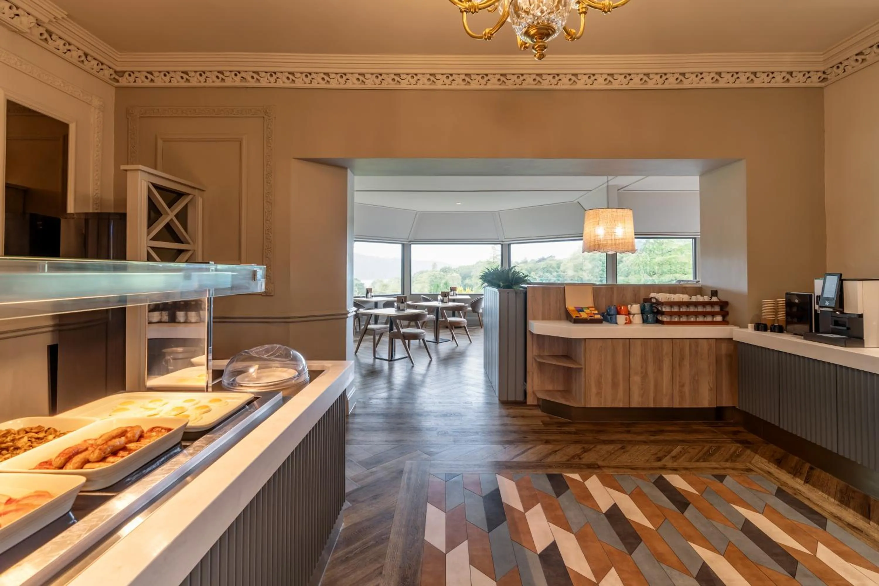 Buffet breakfast in Craig Manor