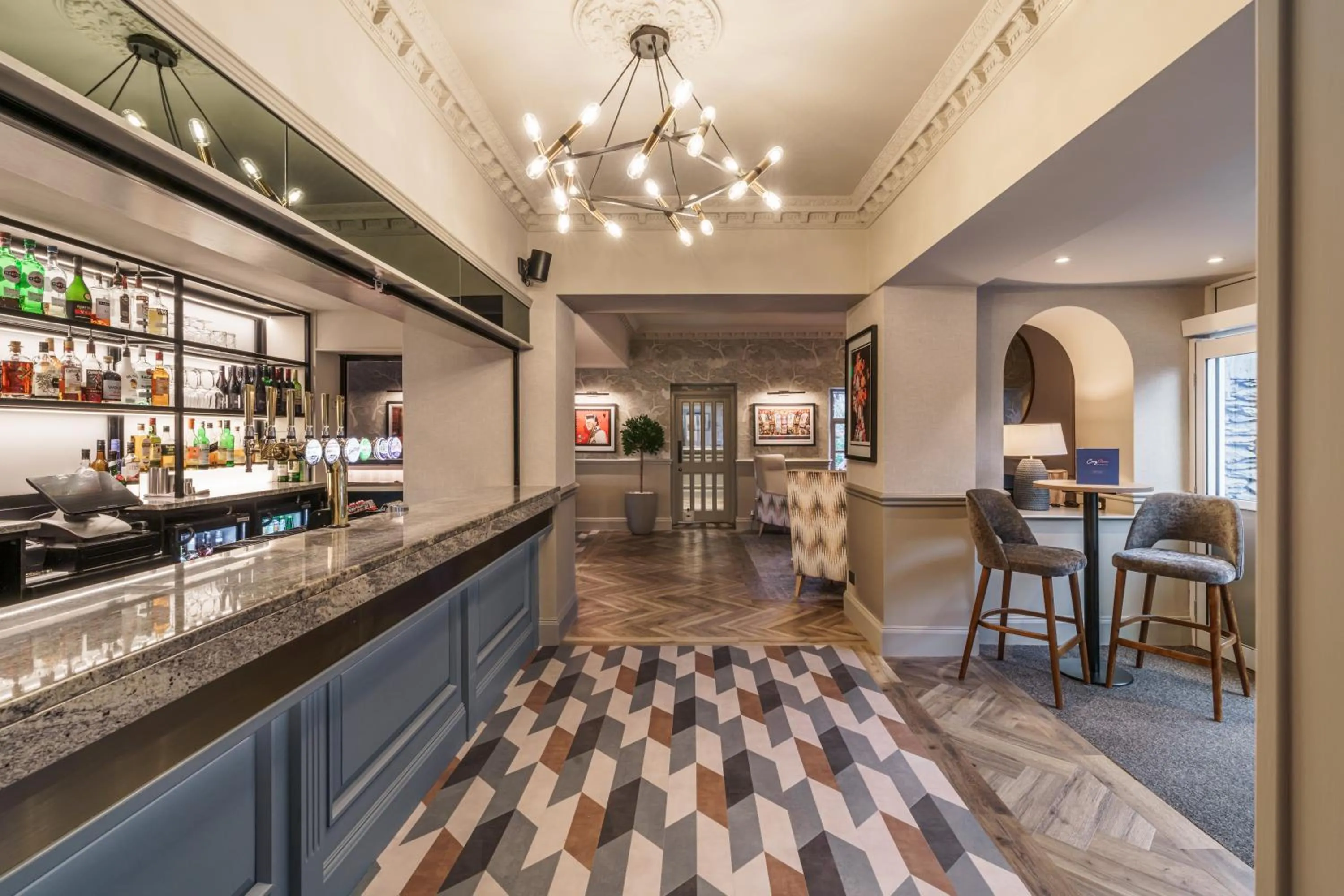 Restaurant/places to eat in Craig Manor