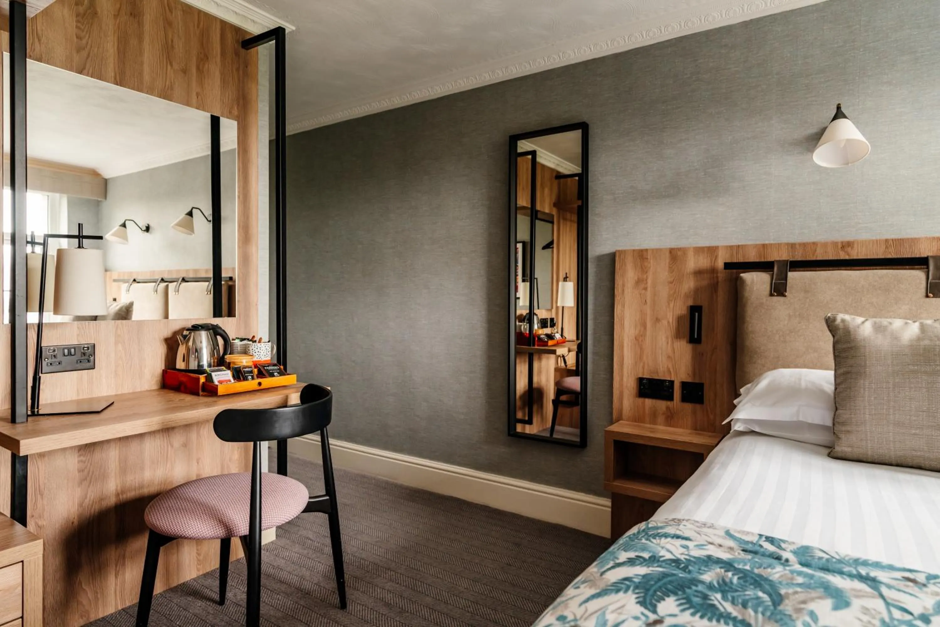 Bedroom, Bed in Craig Manor