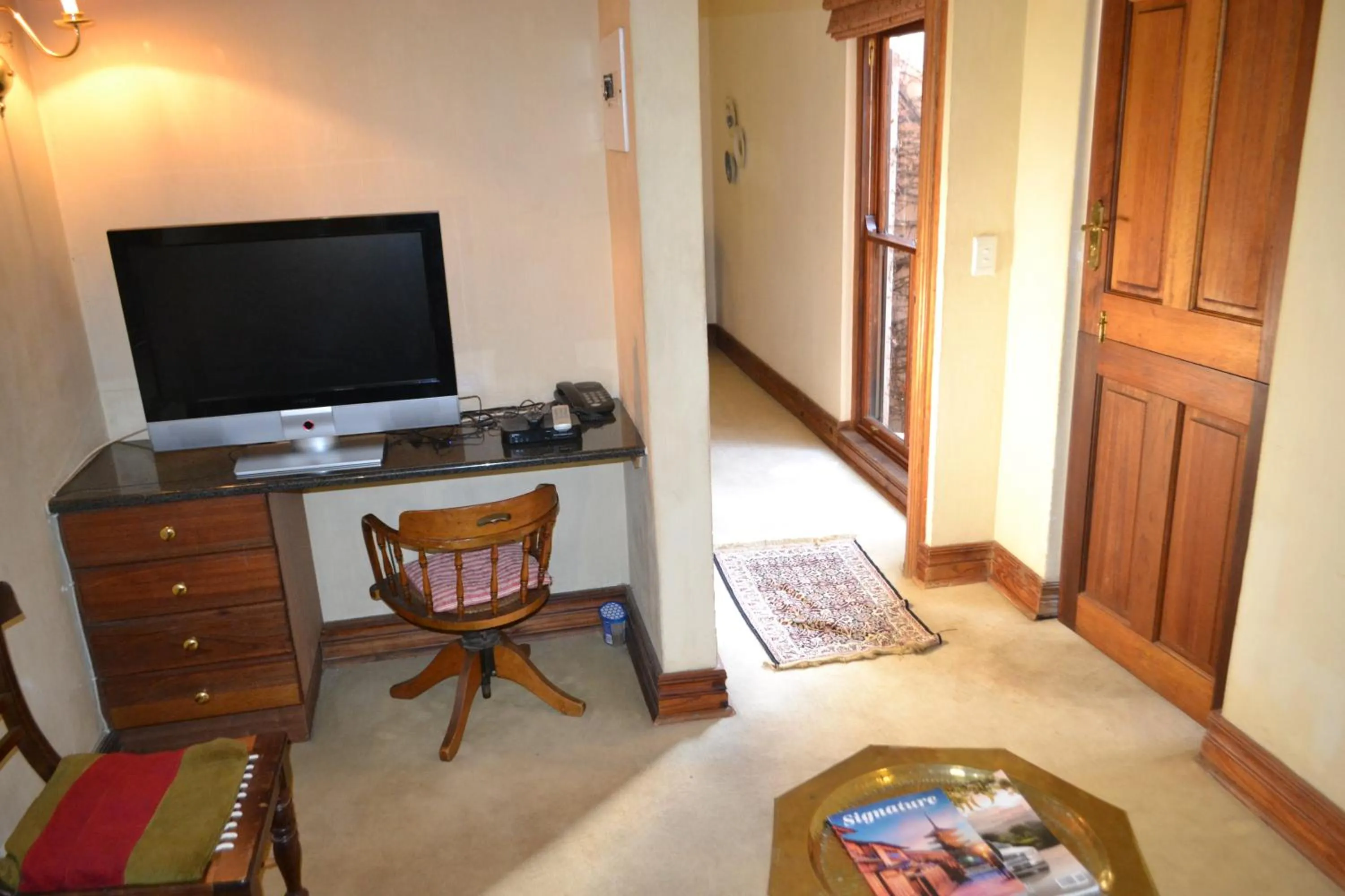 TV and multimedia in Foxwood House Boutique Hotel