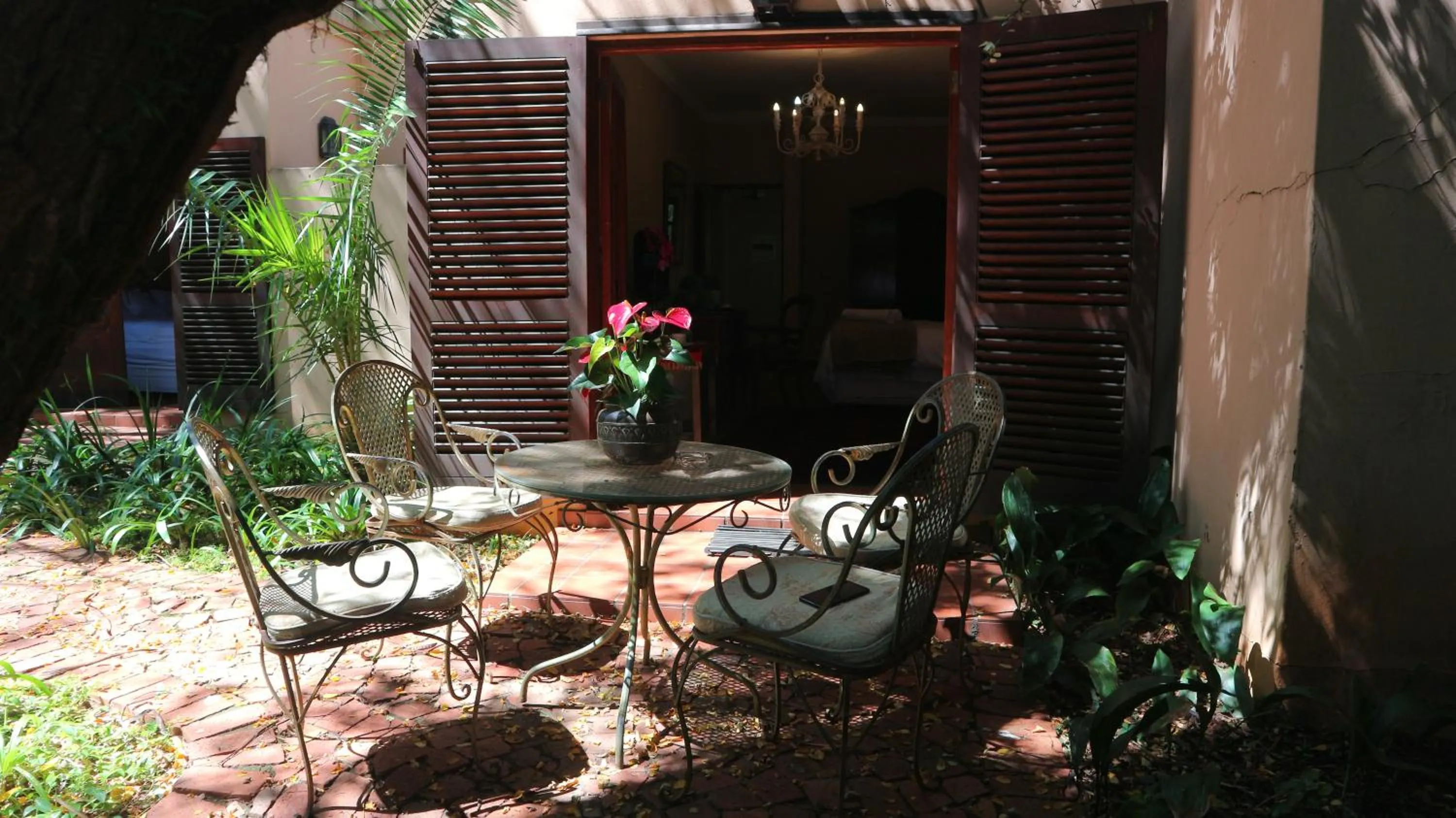 Foxwood House Boutique Hotel