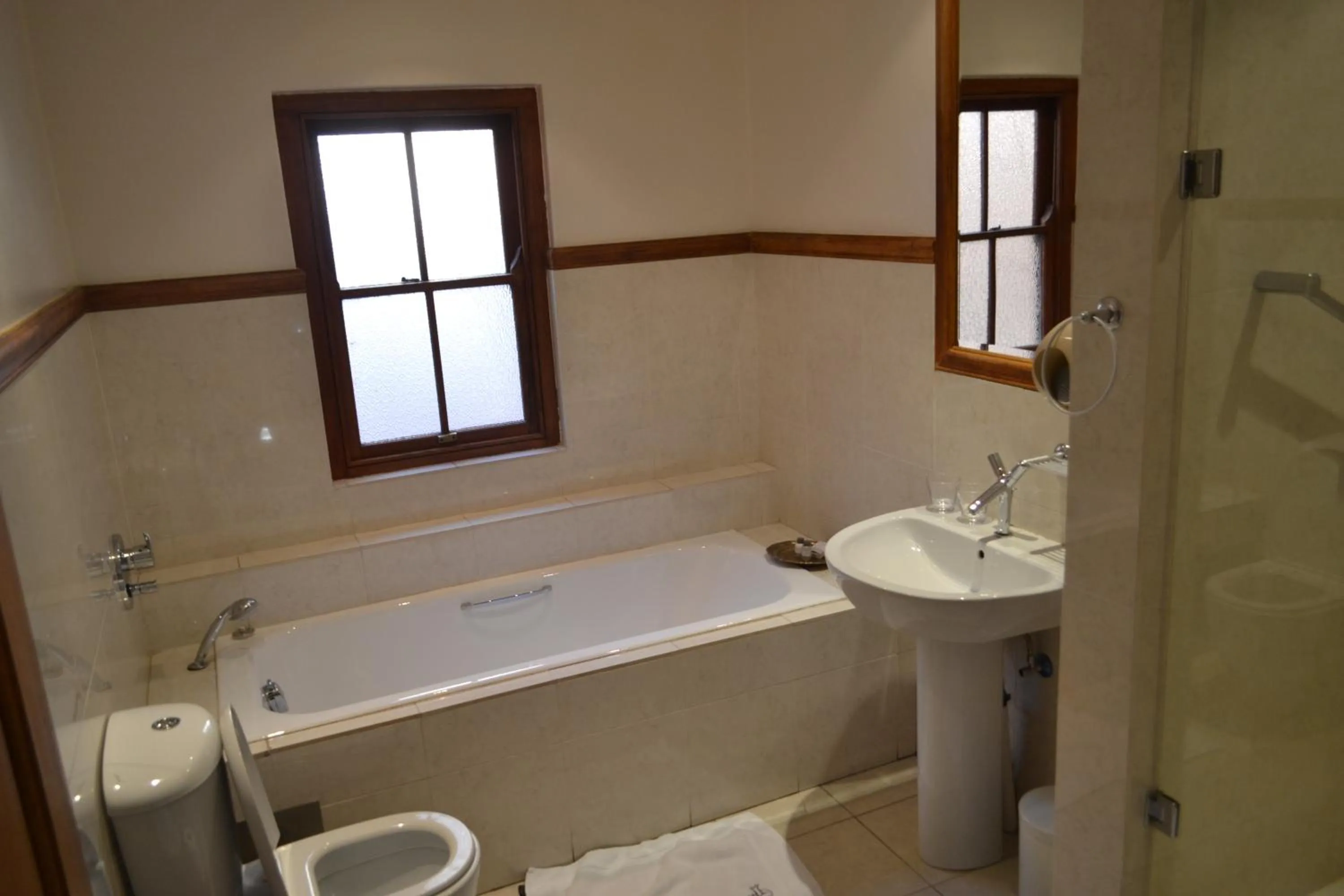 Shower in Foxwood House Boutique Hotel