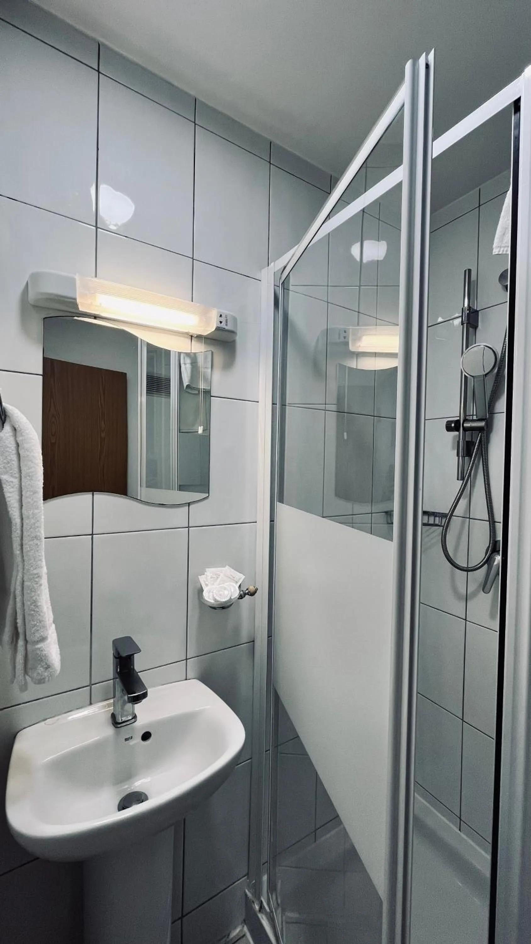 Shower in Arriva Hotel