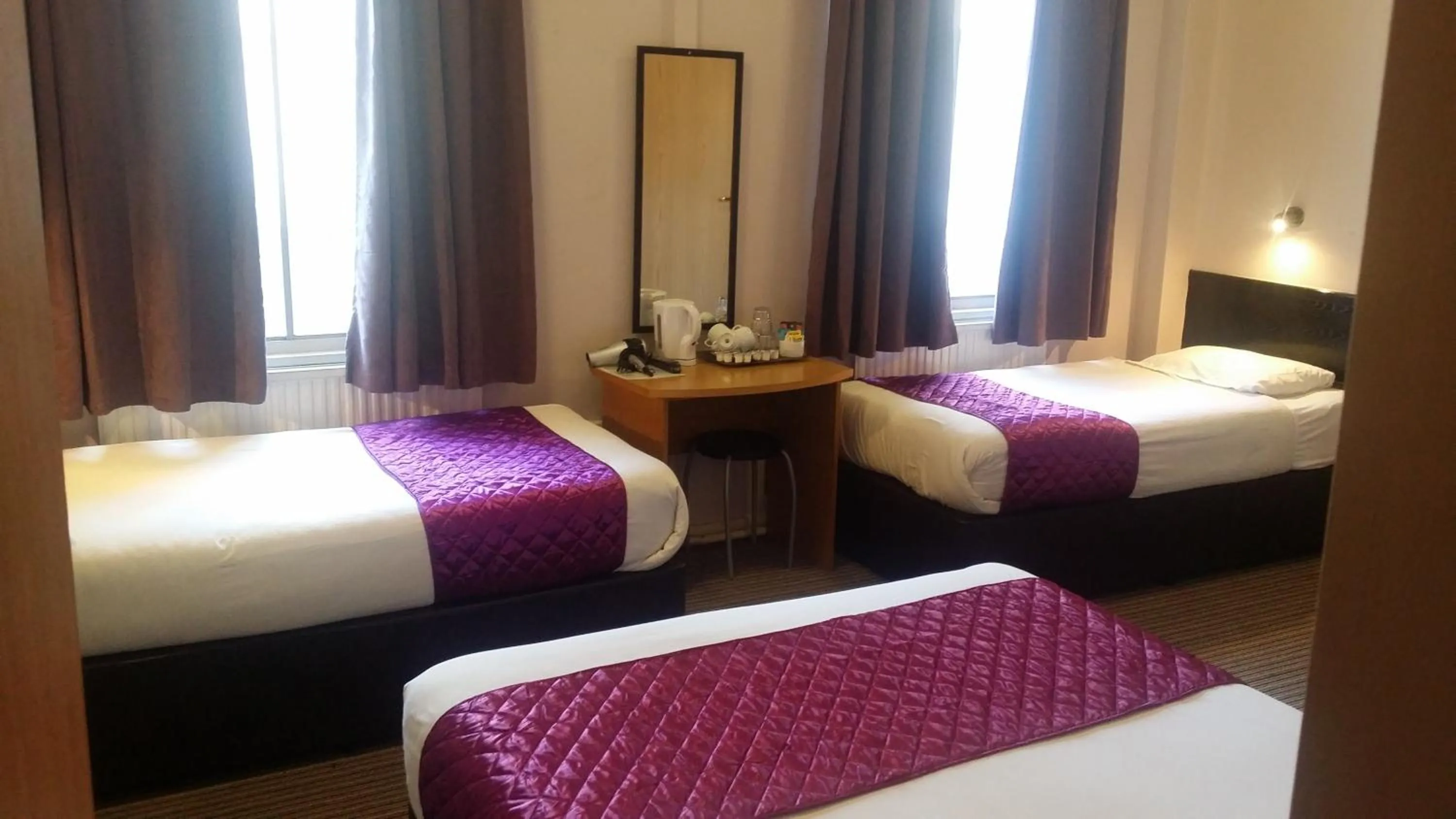 Bedroom, Bed in Arriva Hotel