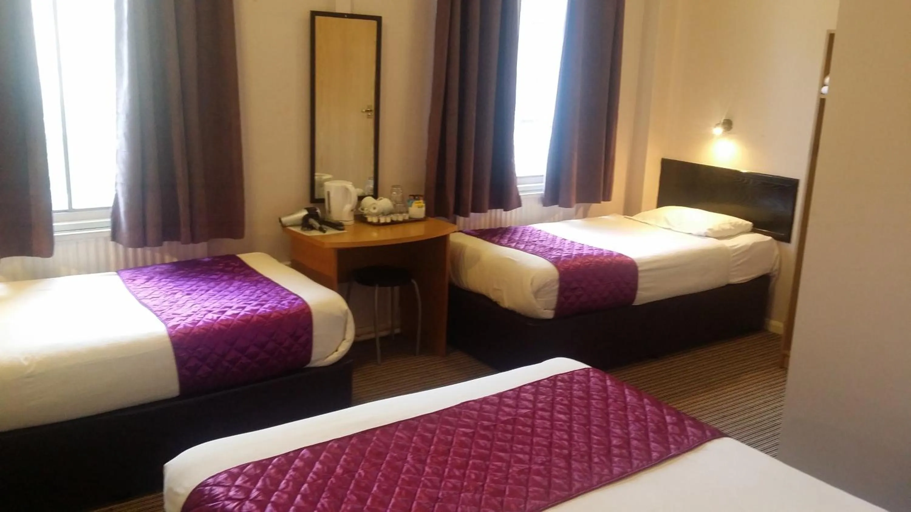 Bedroom, Bed in Arriva Hotel