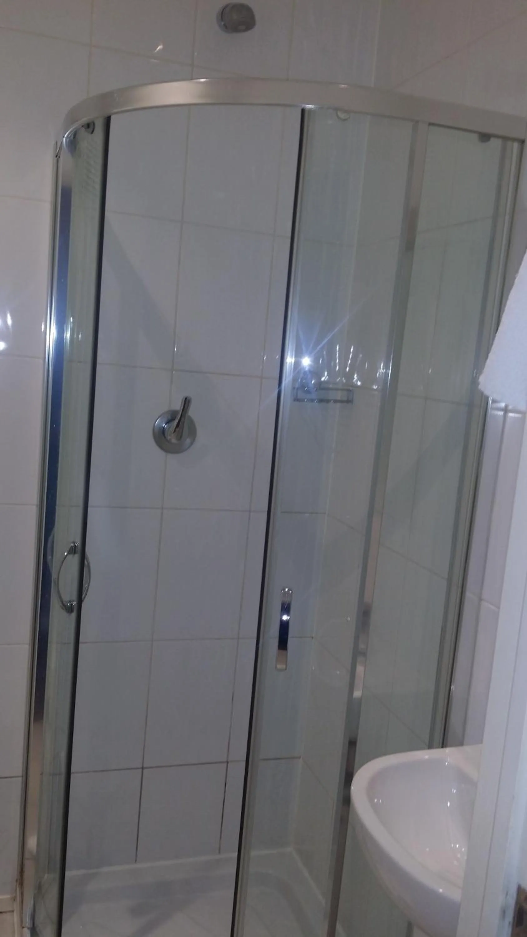 Shower in Arriva Hotel
