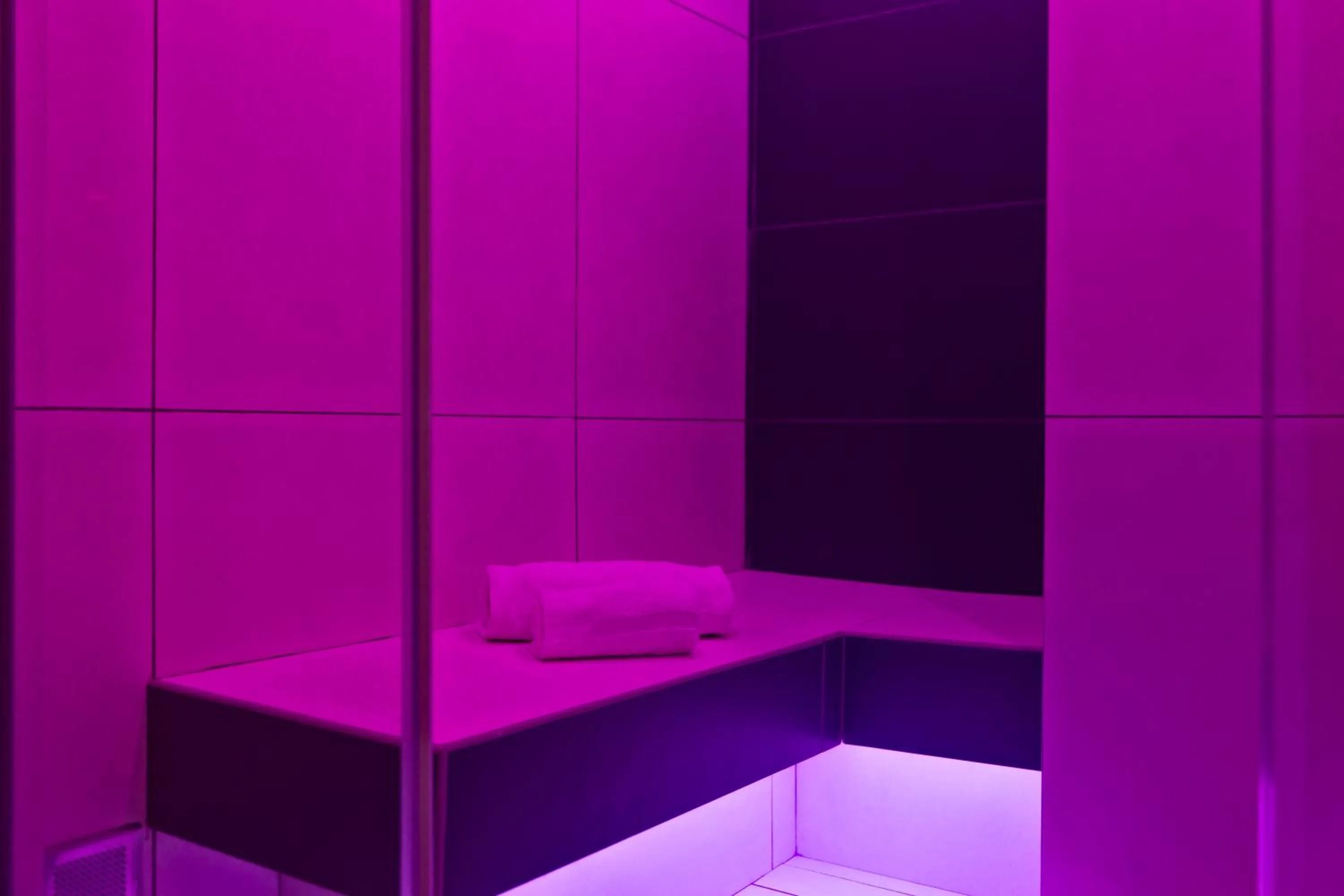 Sauna, Bed in Carten