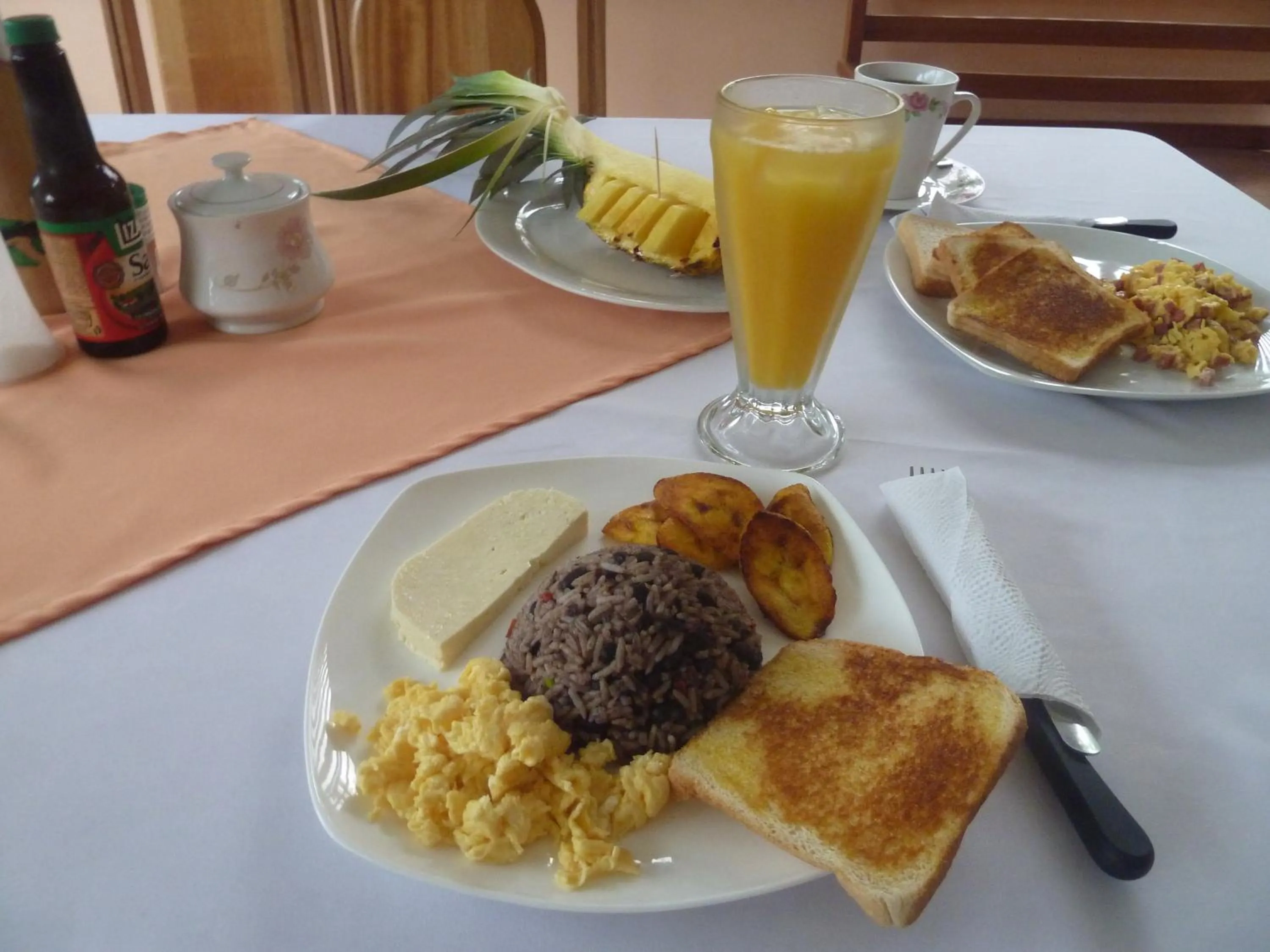 Breakfast in Posada Rural Río Celeste