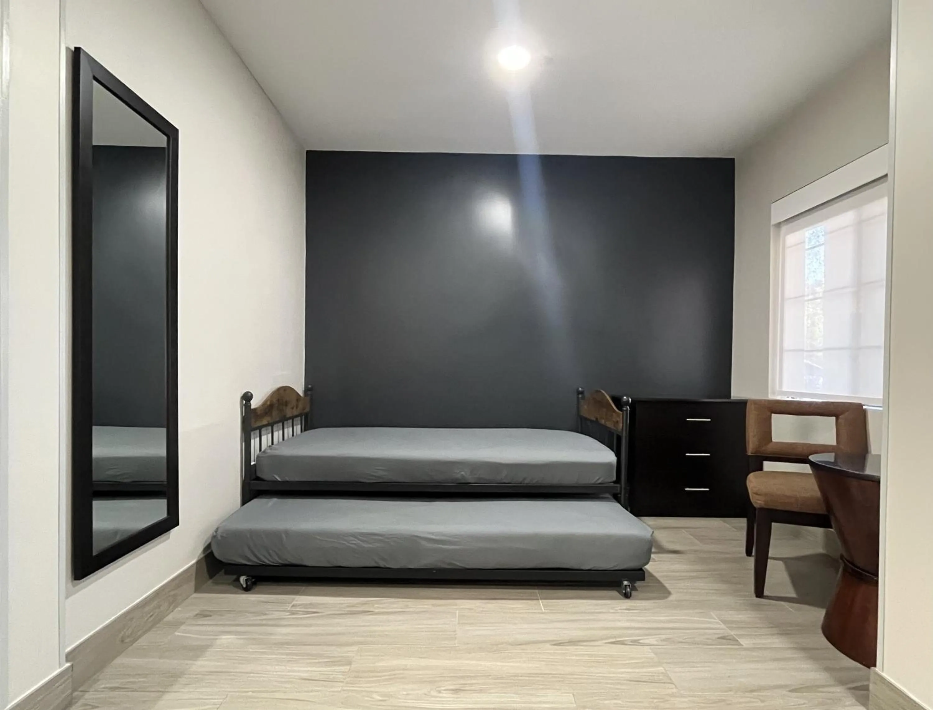 Bed in Howard Johnson by Wyndham Flagstaff University West