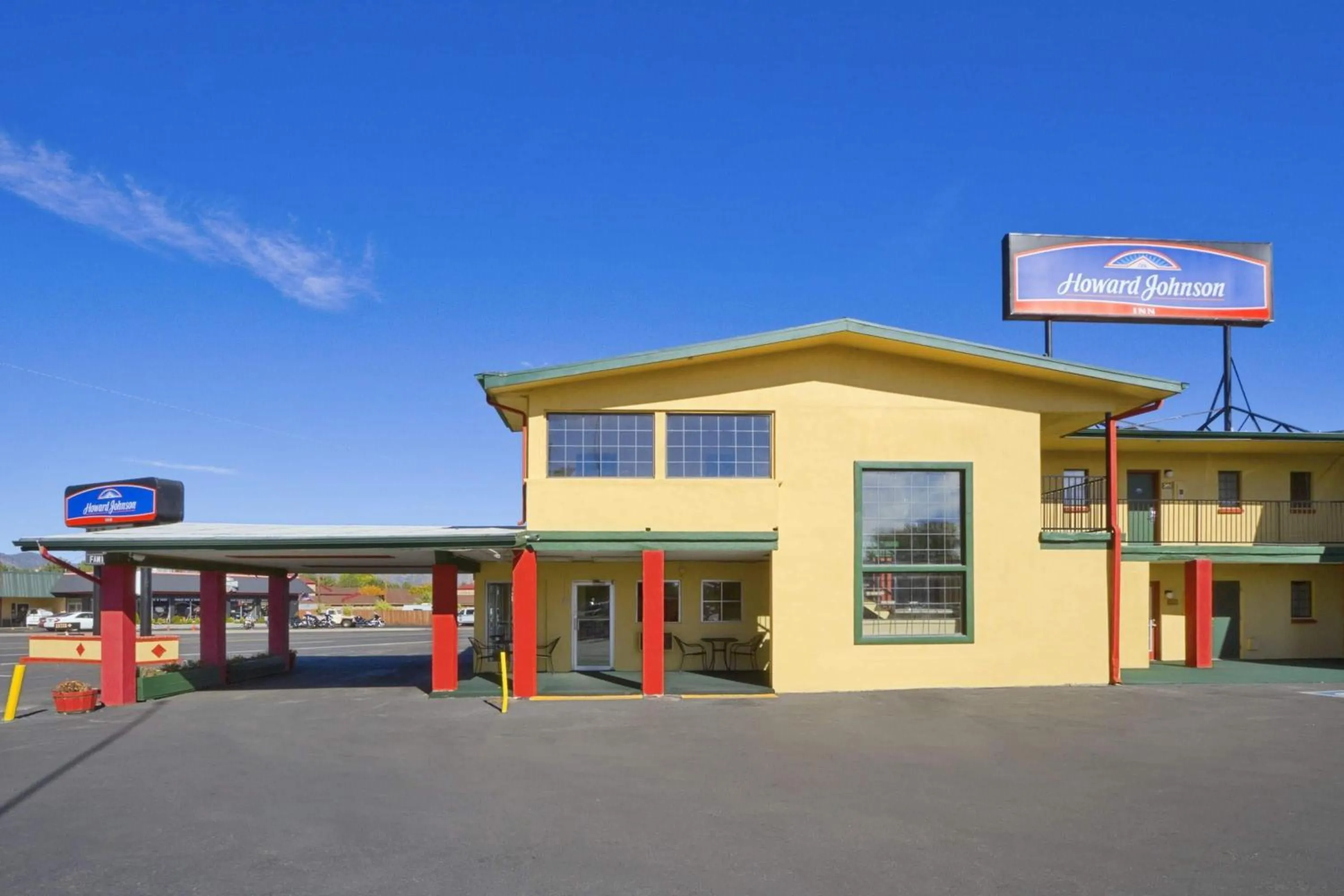 Property building in Howard Johnson by Wyndham Flagstaff University West