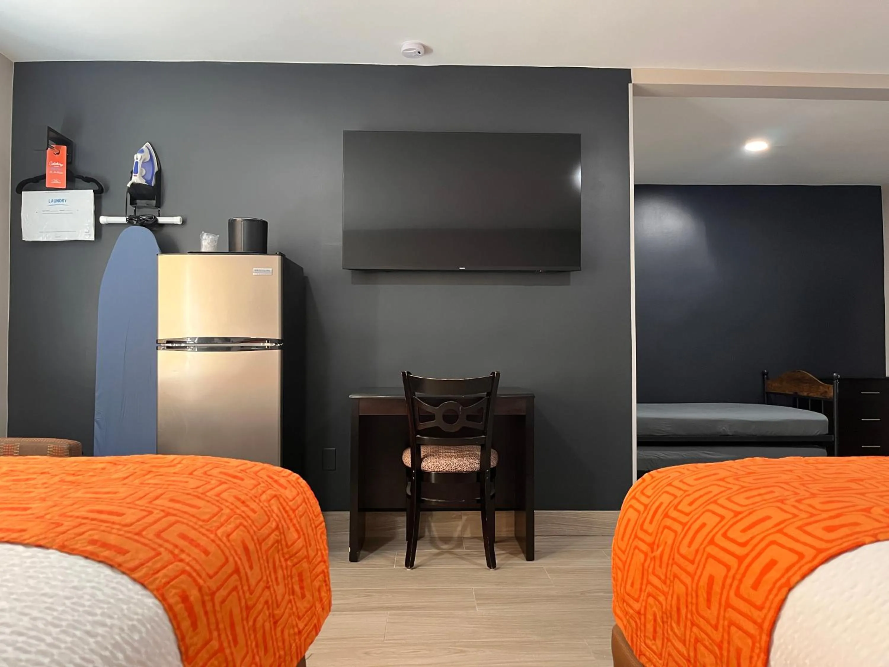 Bed in Howard Johnson by Wyndham Flagstaff University West