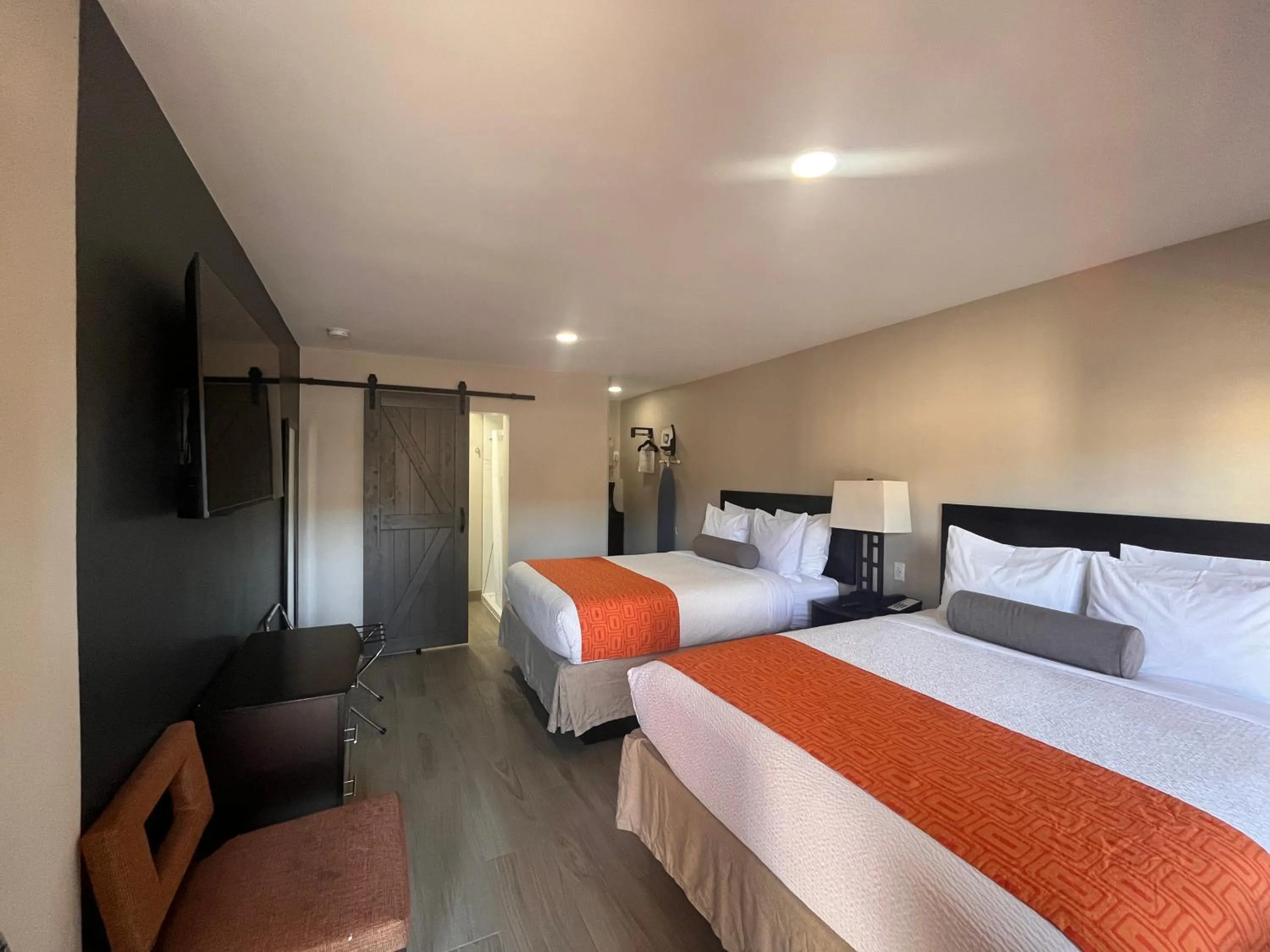 Bed in Howard Johnson by Wyndham Flagstaff University West