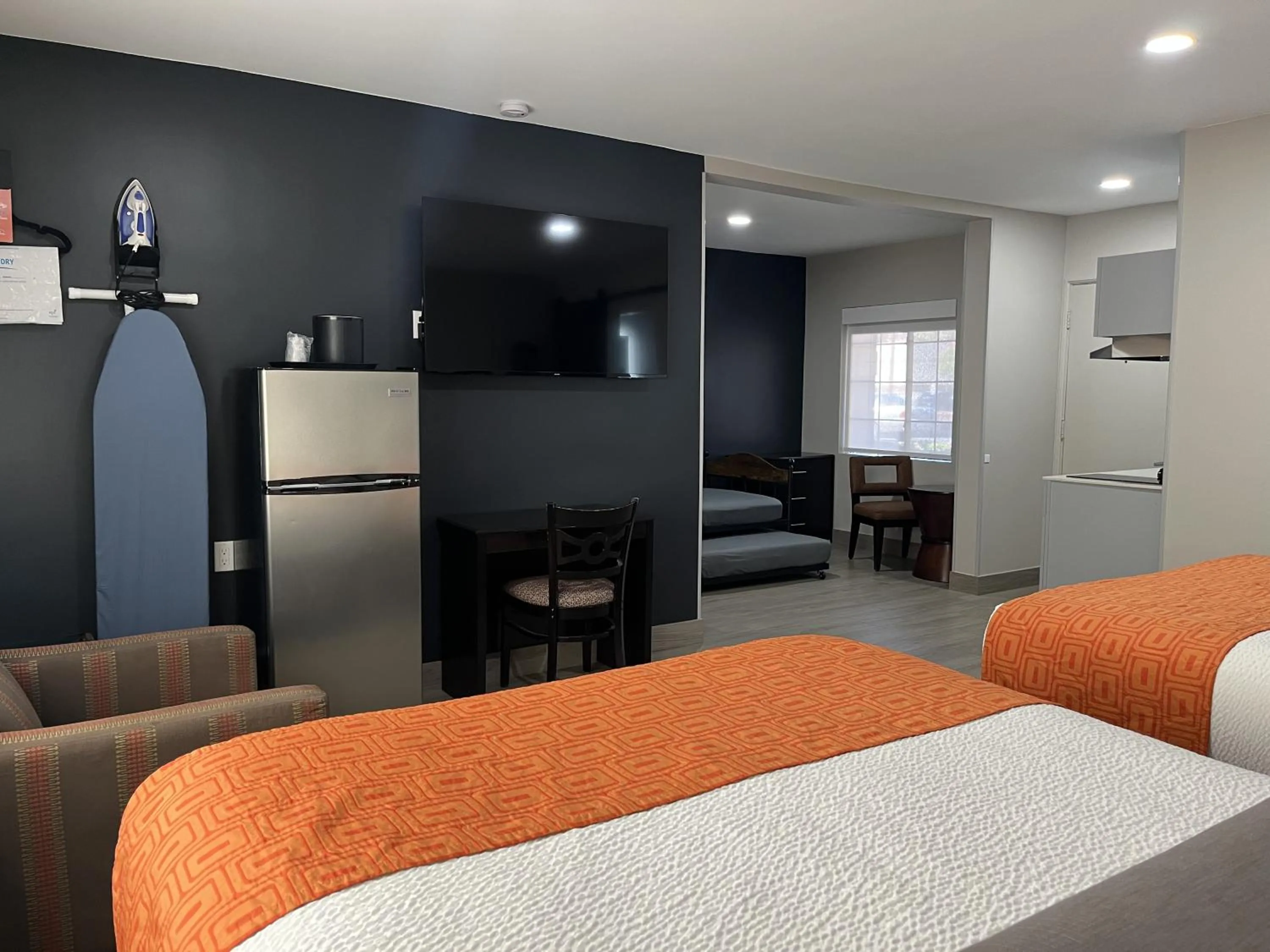 Bed in Howard Johnson by Wyndham Flagstaff University West