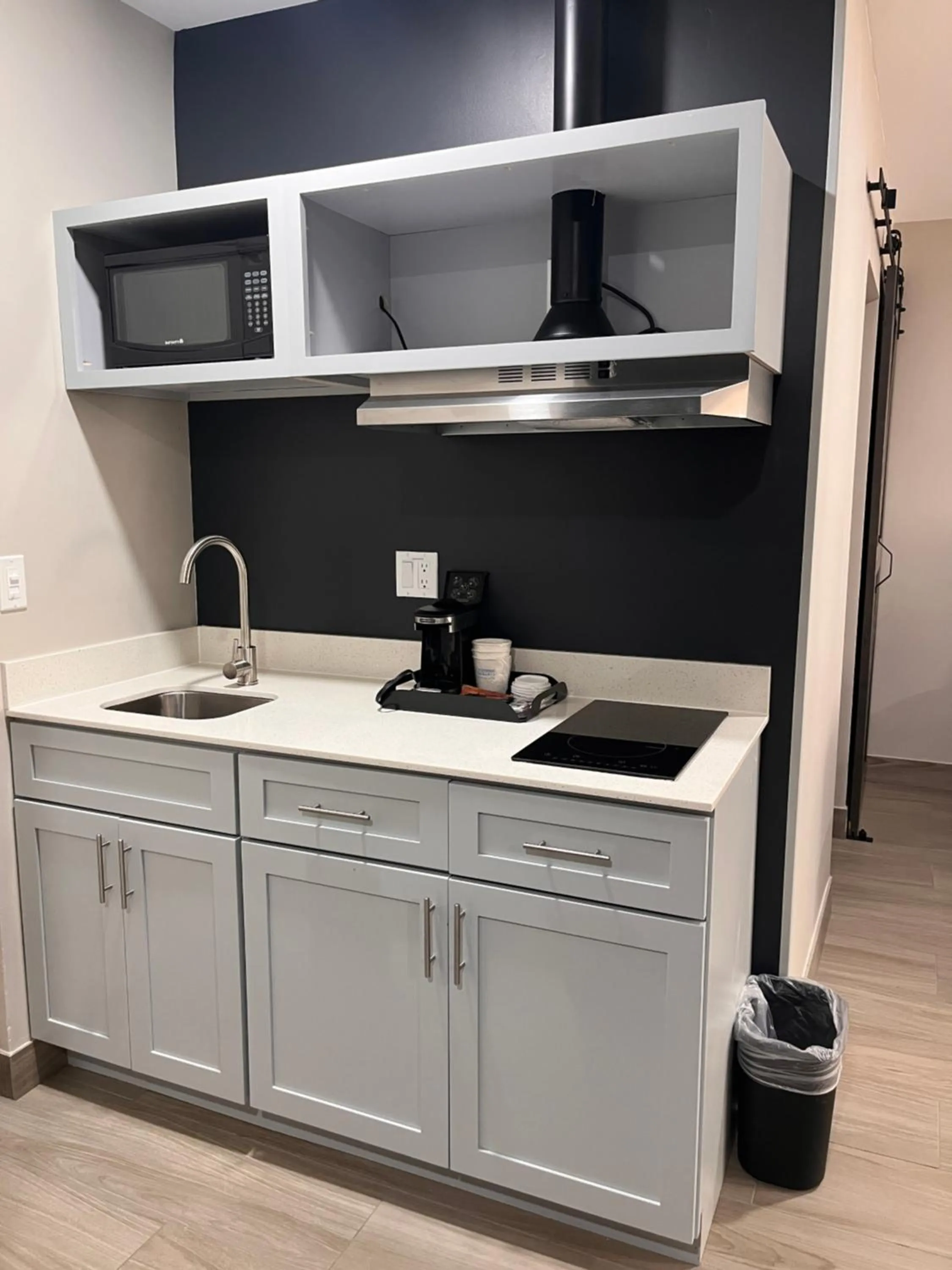 Kitchen or kitchenette in Howard Johnson by Wyndham Flagstaff University West