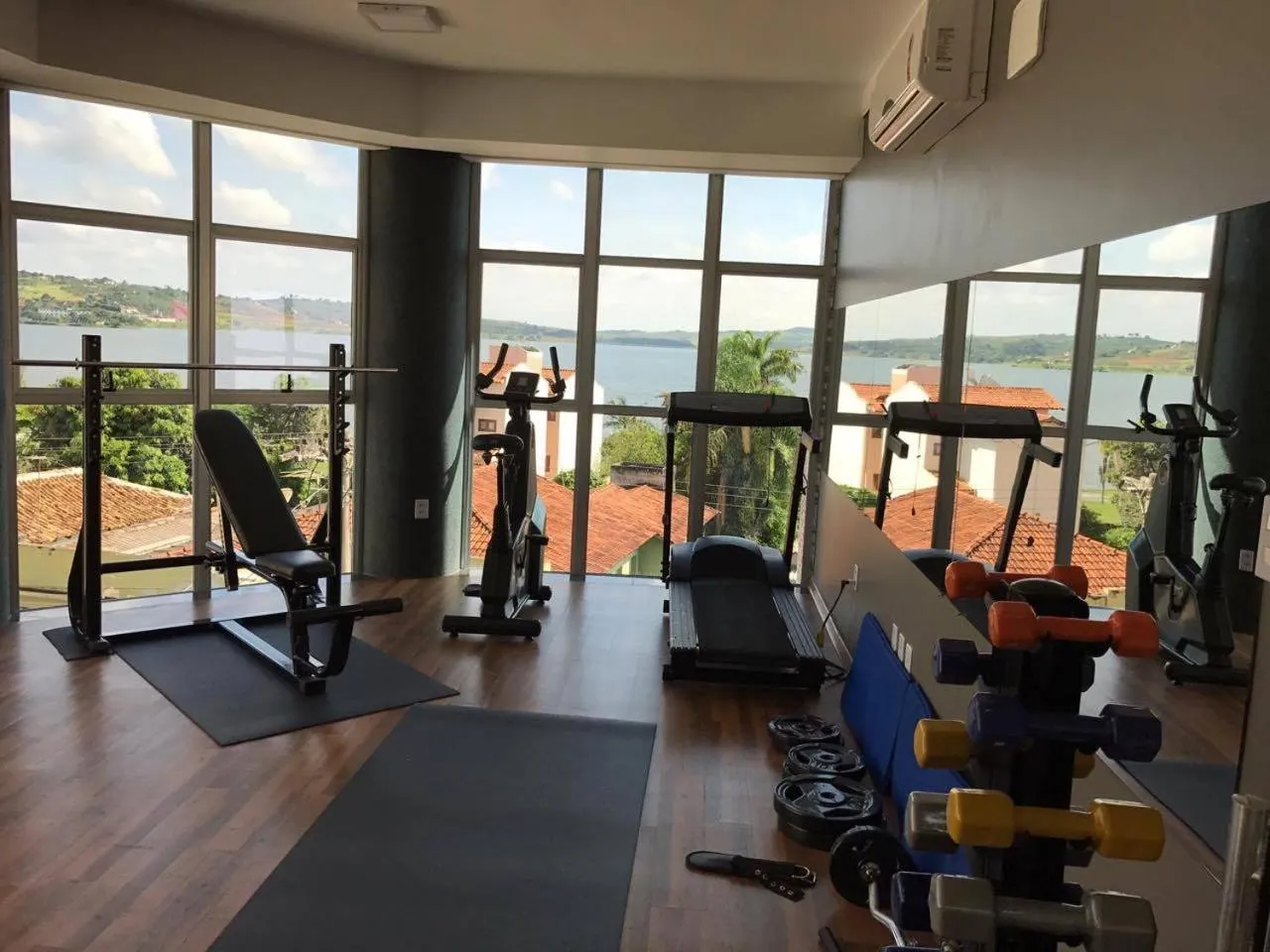 Fitness centre/facilities in Racini Suites Hotel