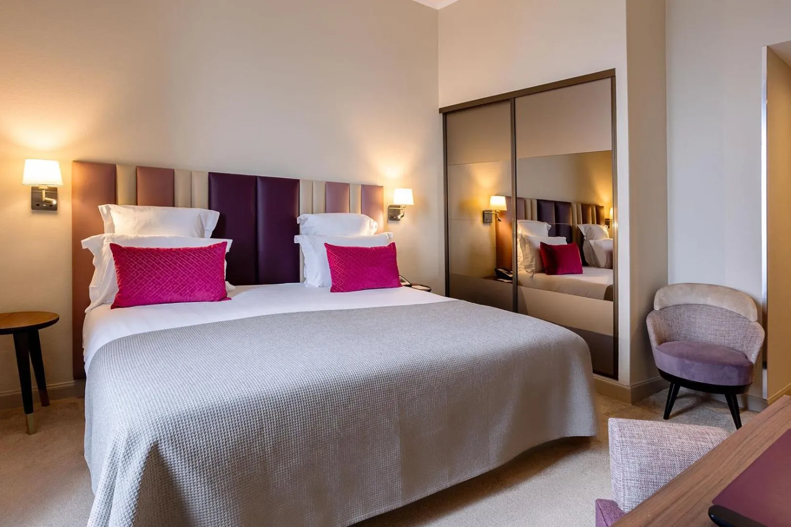 Bed in Westminster Hotel & Spa Nice