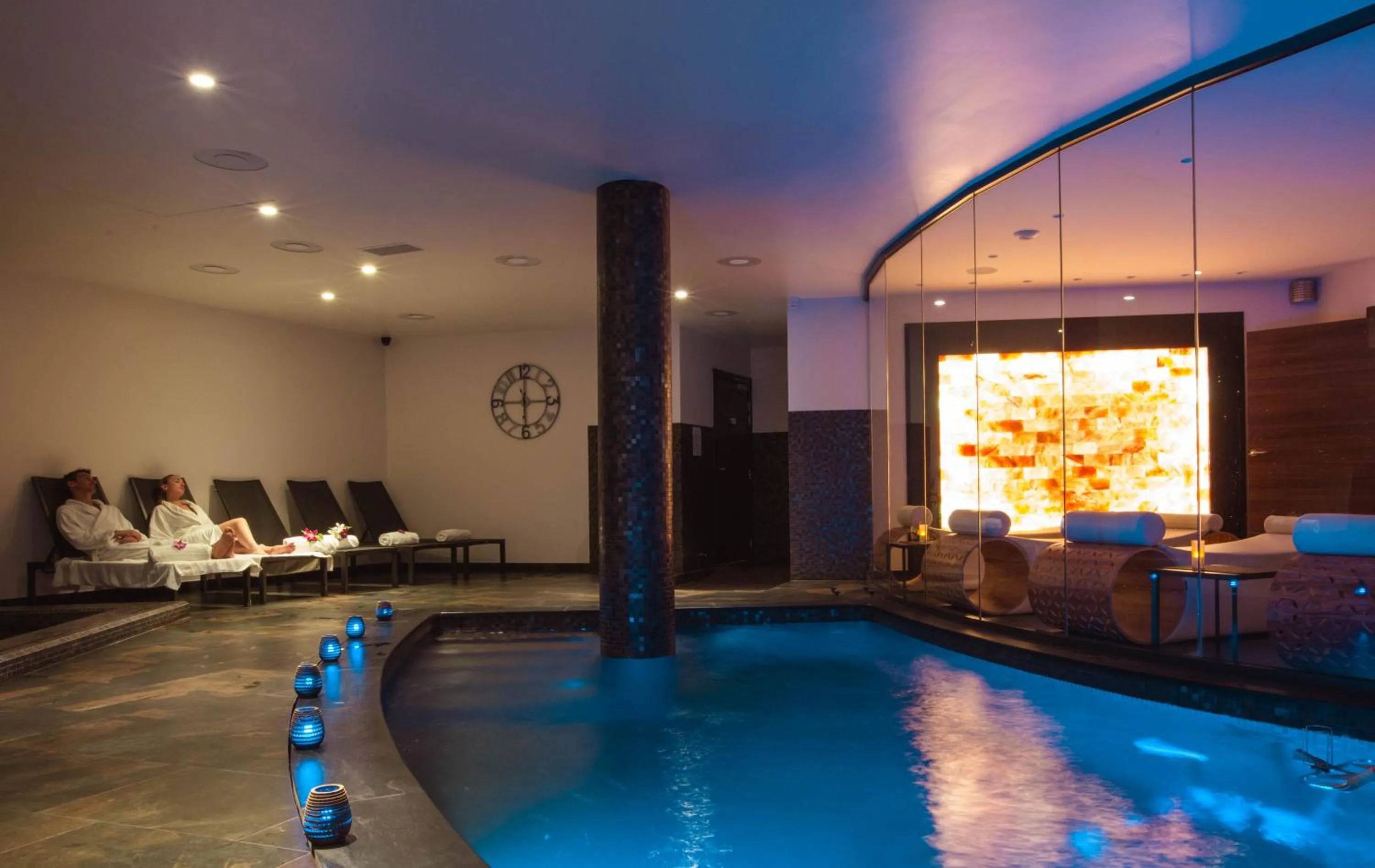 Hot Tub in Westminster Hotel & Spa Nice