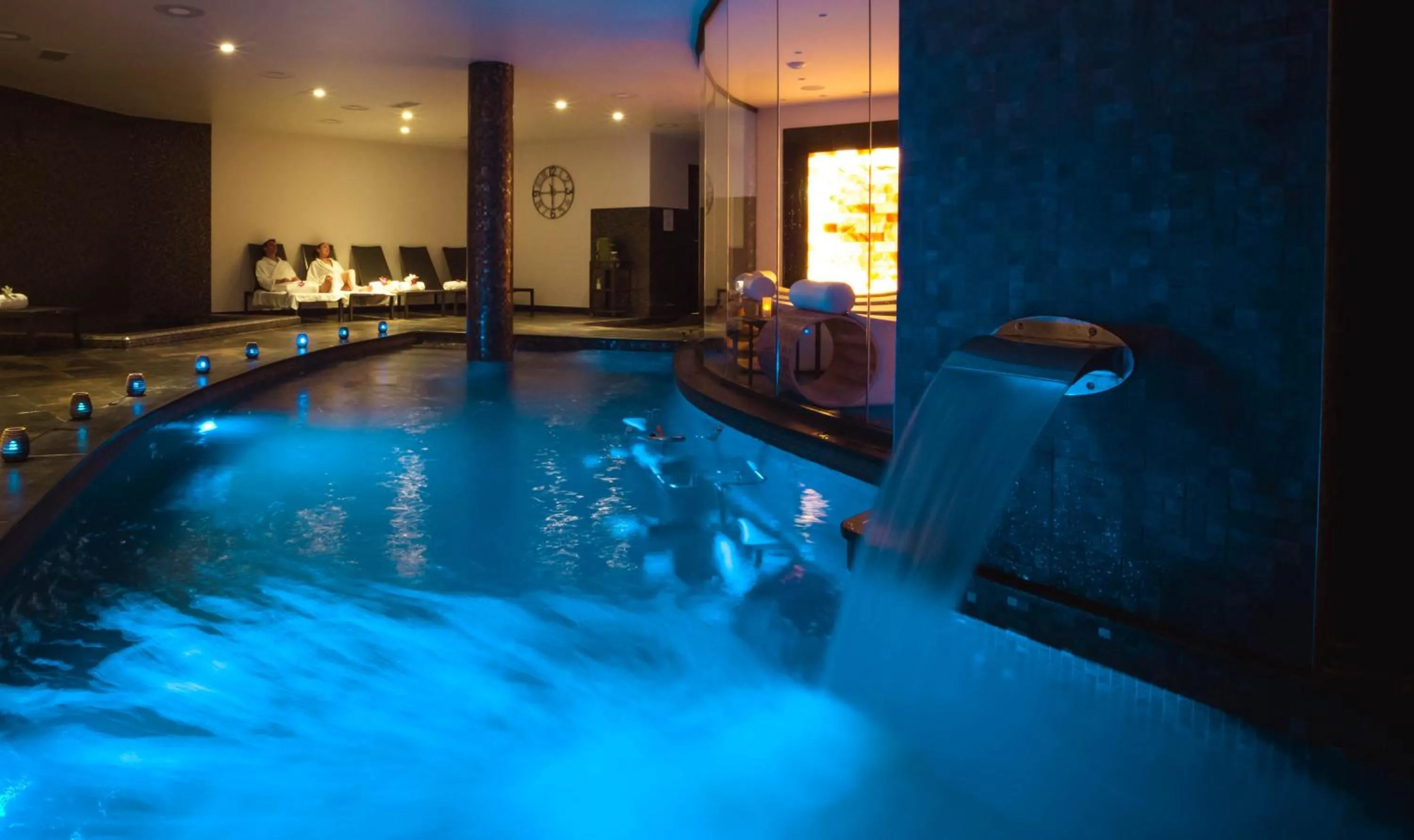 Hot Tub in Westminster Hotel & Spa Nice