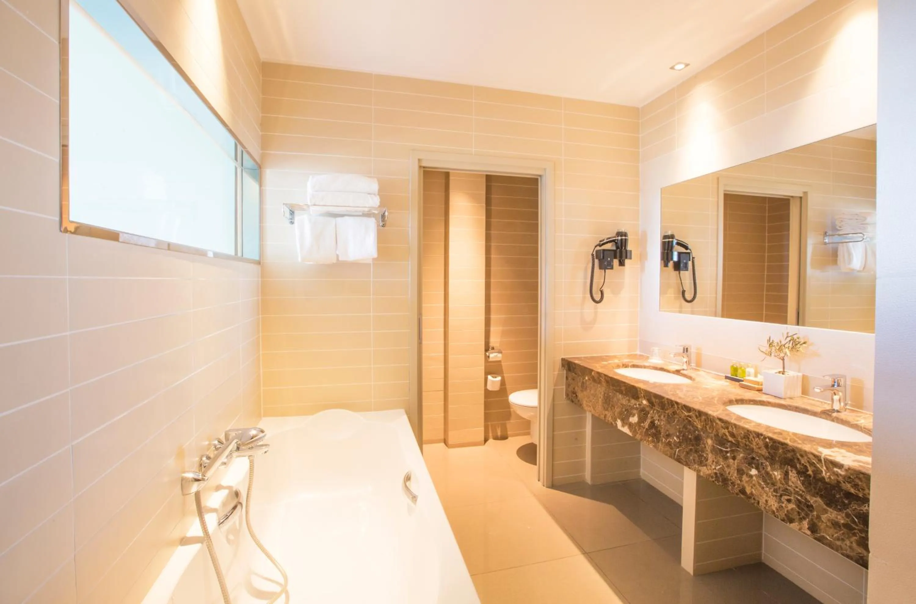 Shower in Westminster Hotel & Spa Nice