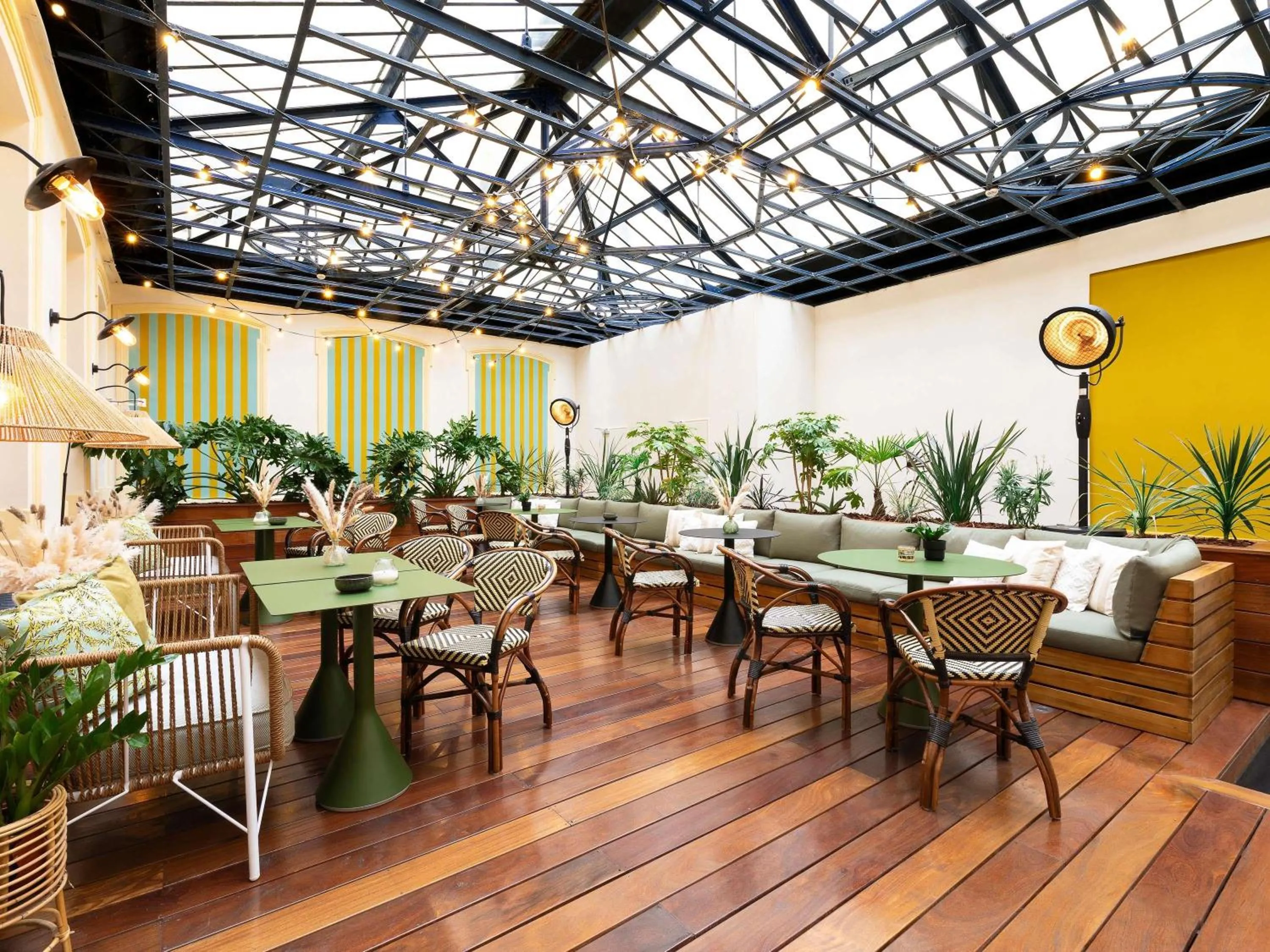 Lounge or bar in Mercure Grand Hôtel Metz Centre Cathédrale