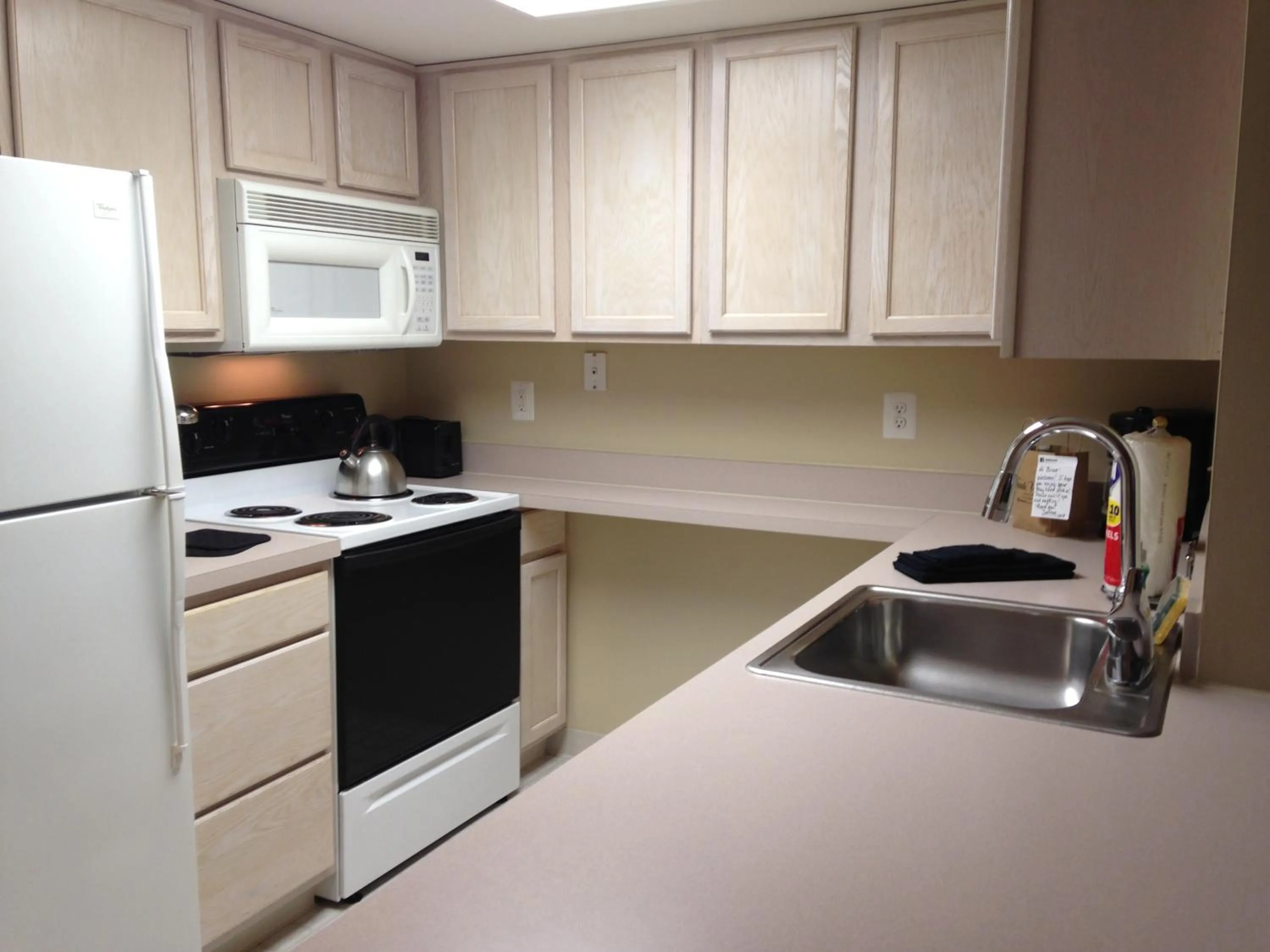 National at Ballston Metro