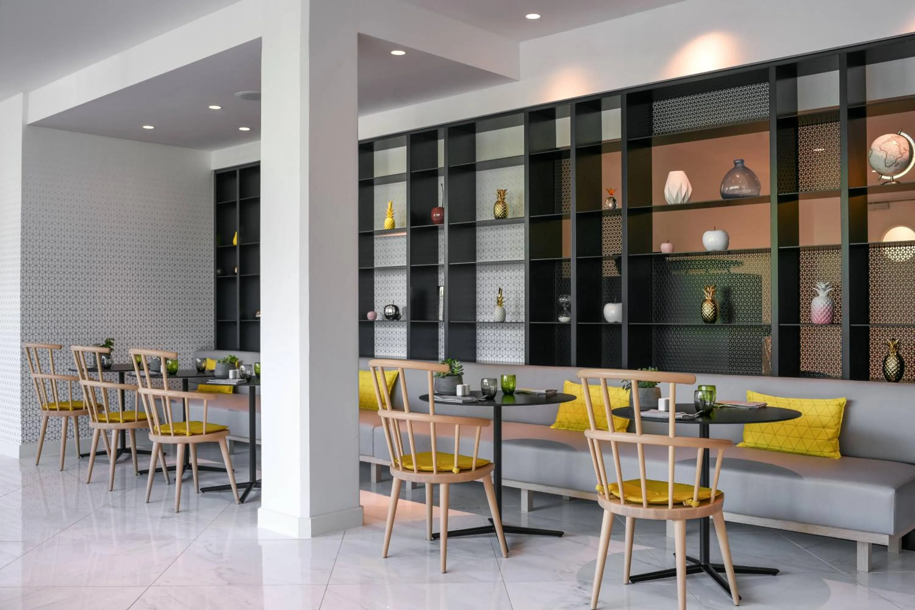 Restaurant/places to eat in The Jangle Hotel - Paris - Charles de Gaulle - Airport