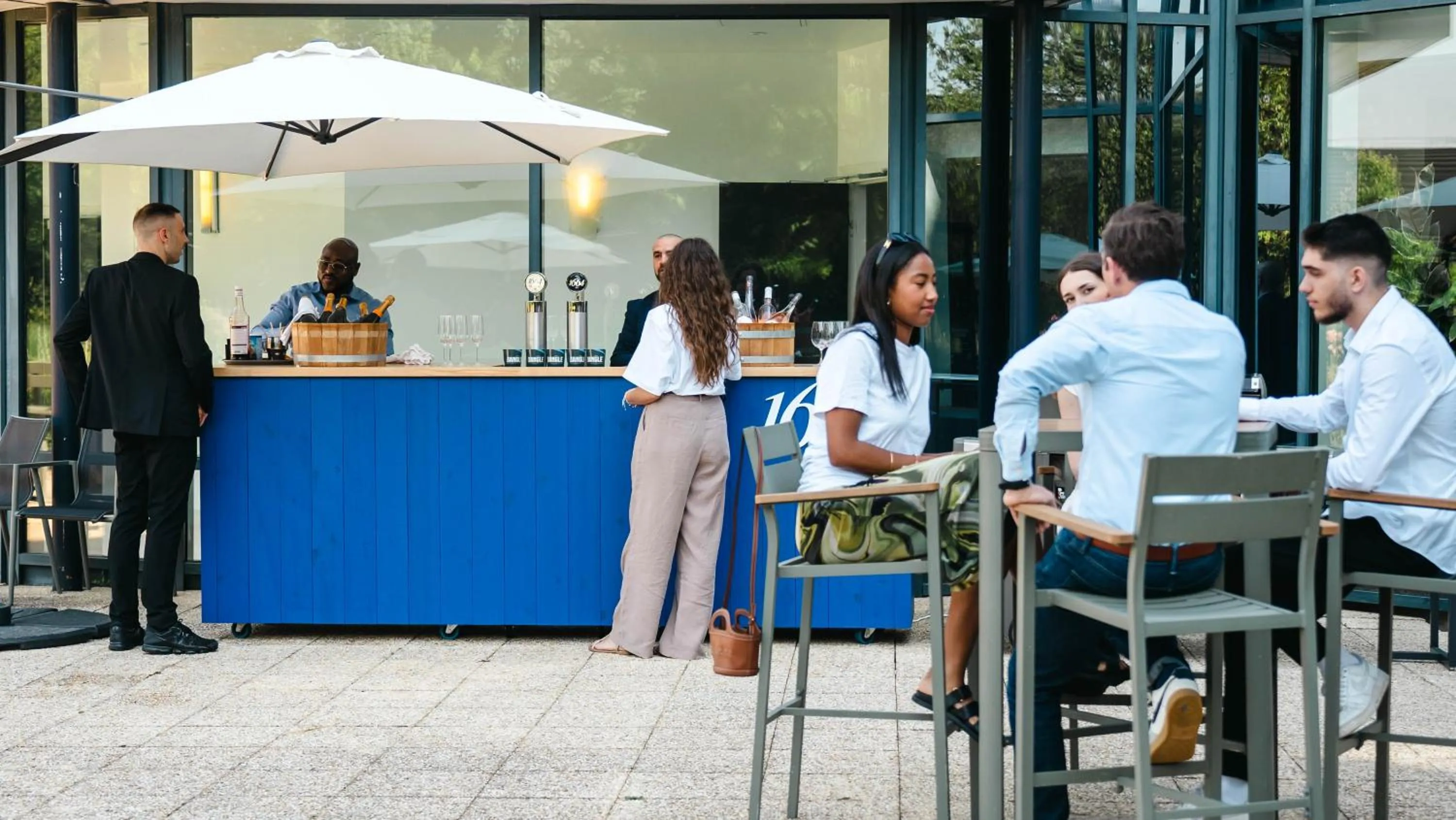 Restaurant/places to eat in The Jangle Hotel - Paris - Charles de Gaulle - Airport