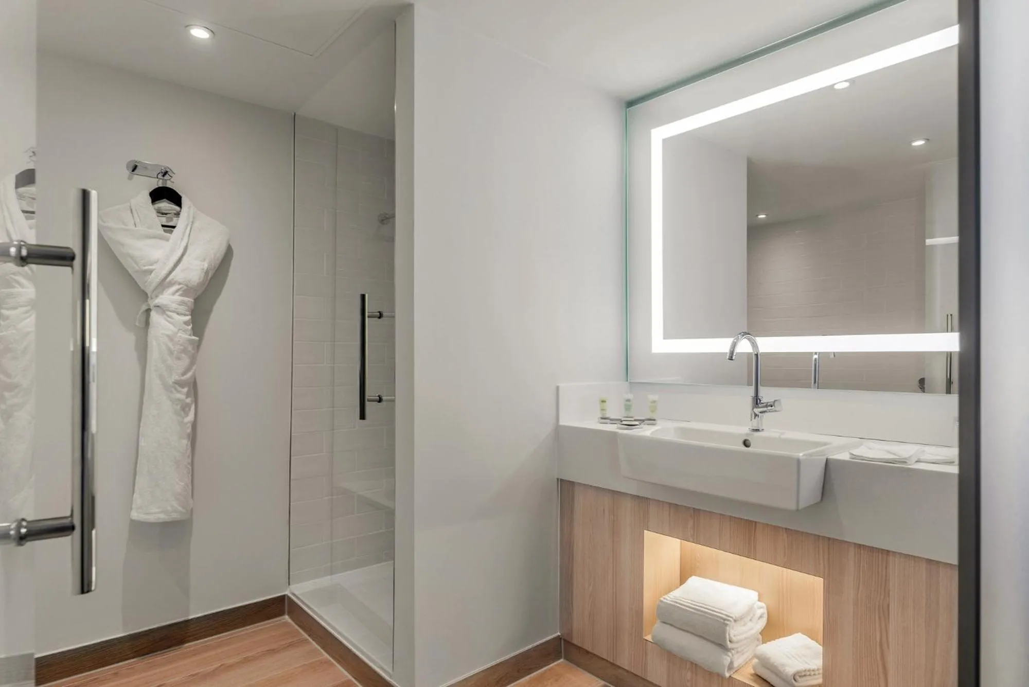 Bathroom in The Jangle Hotel - Paris - Charles de Gaulle - Airport