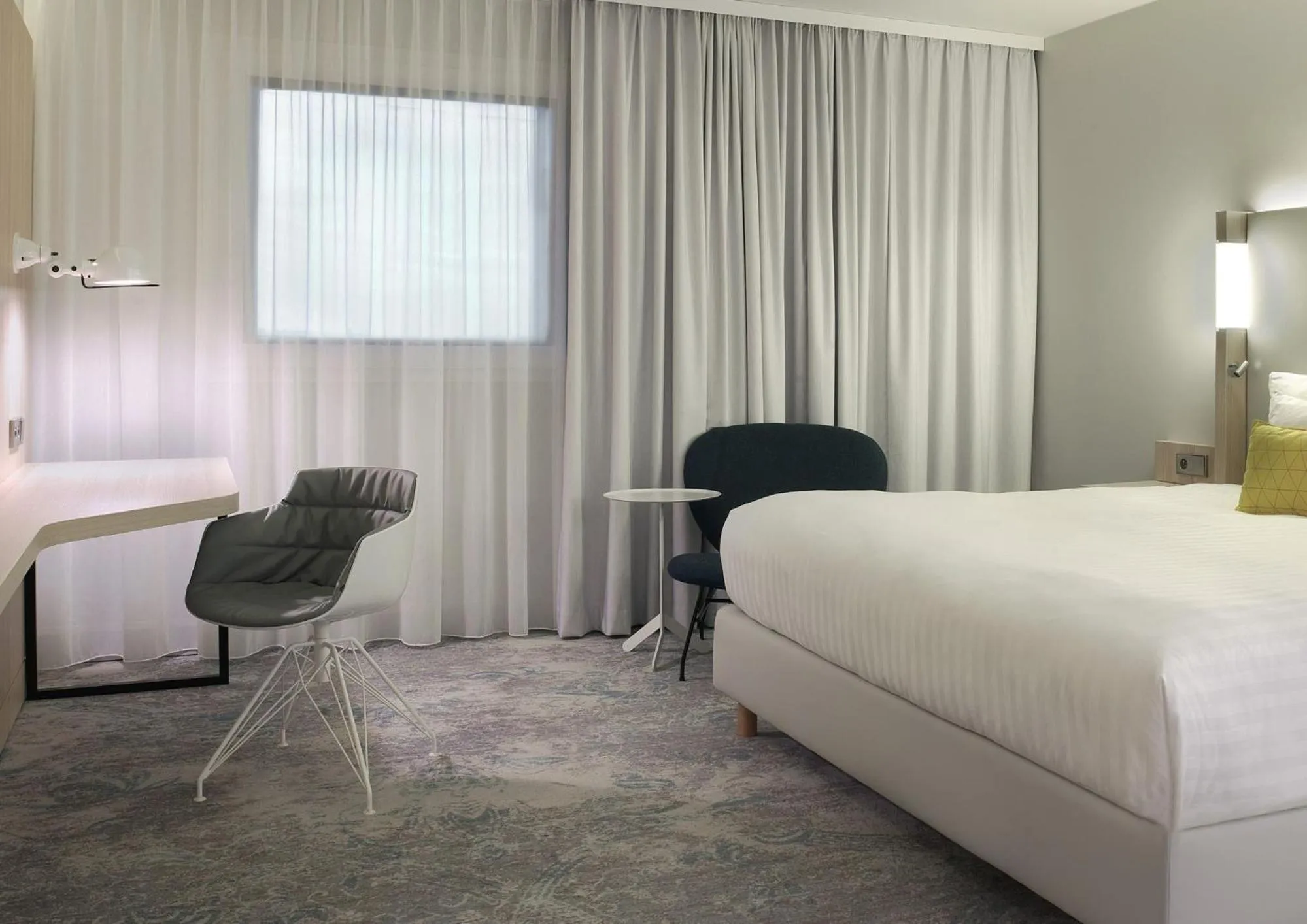 Photo of the whole room, Bed in The Jangle Hotel - Paris - Charles de Gaulle - Airport