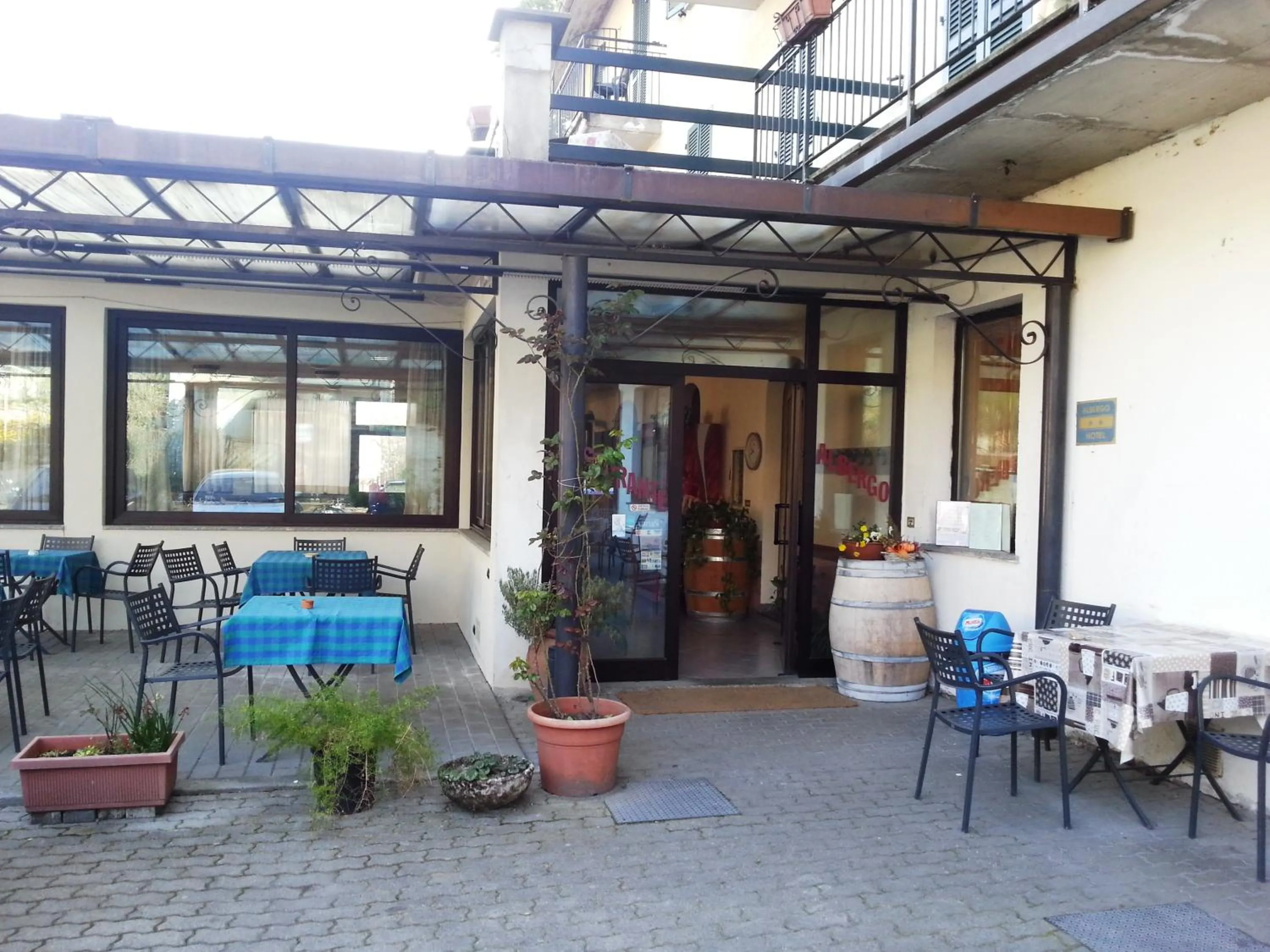 Inner courtyard view in Albergo Ristorante Lavedo