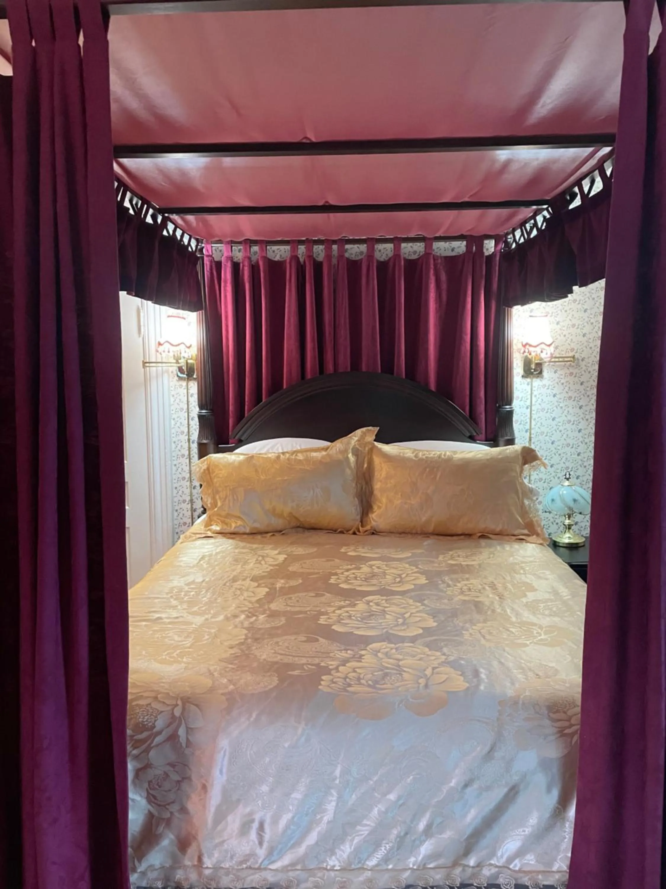 Bed in Hillcrest Bed and Breakfast