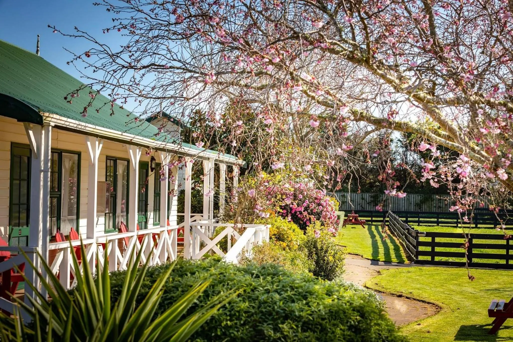 Property building in Kerry Lane Motel