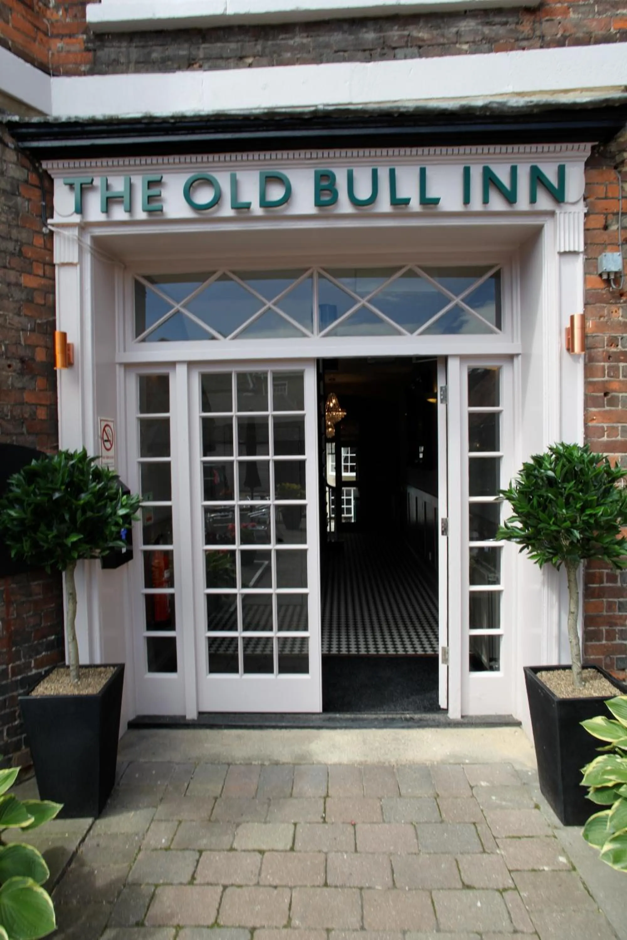Facade/entrance in Old Bull Inn