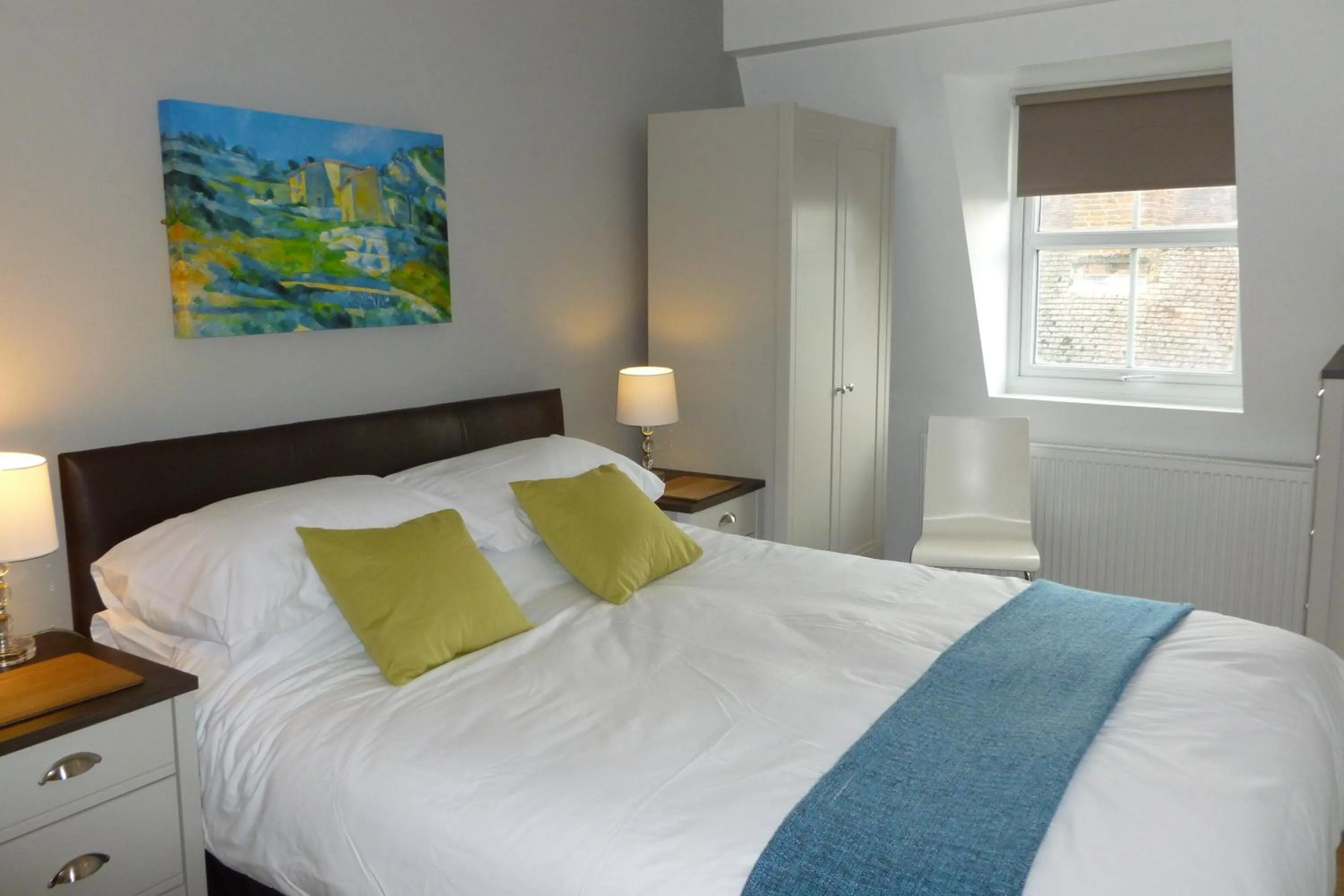 Day, Bed in Old Bull Inn