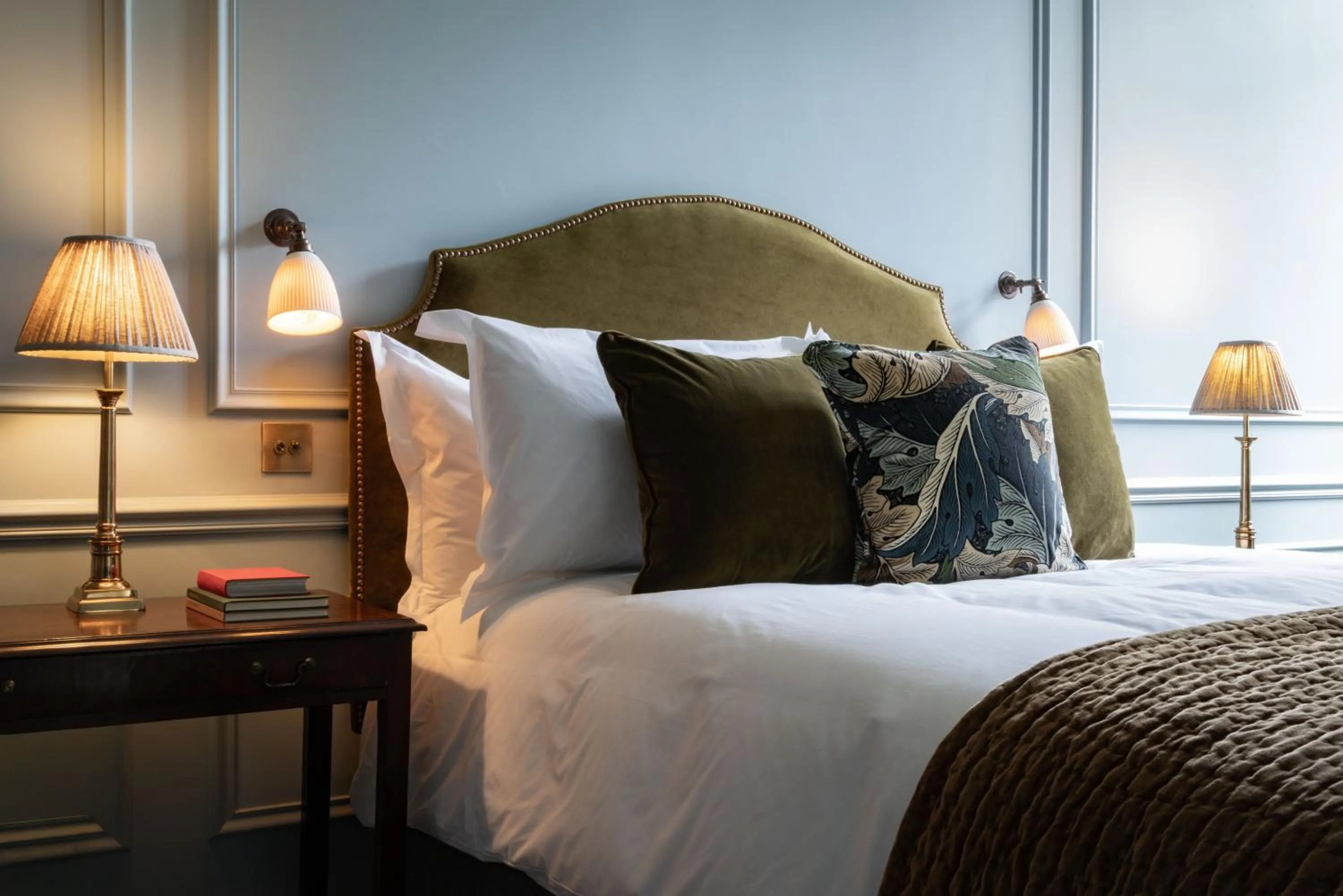 Bed in Dumbleton Hall Hotel