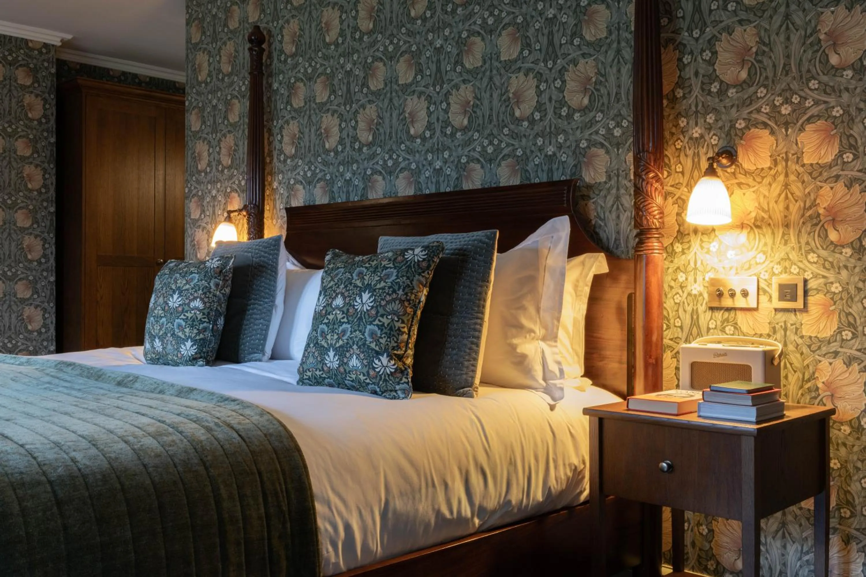 Bed in Dumbleton Hall Hotel