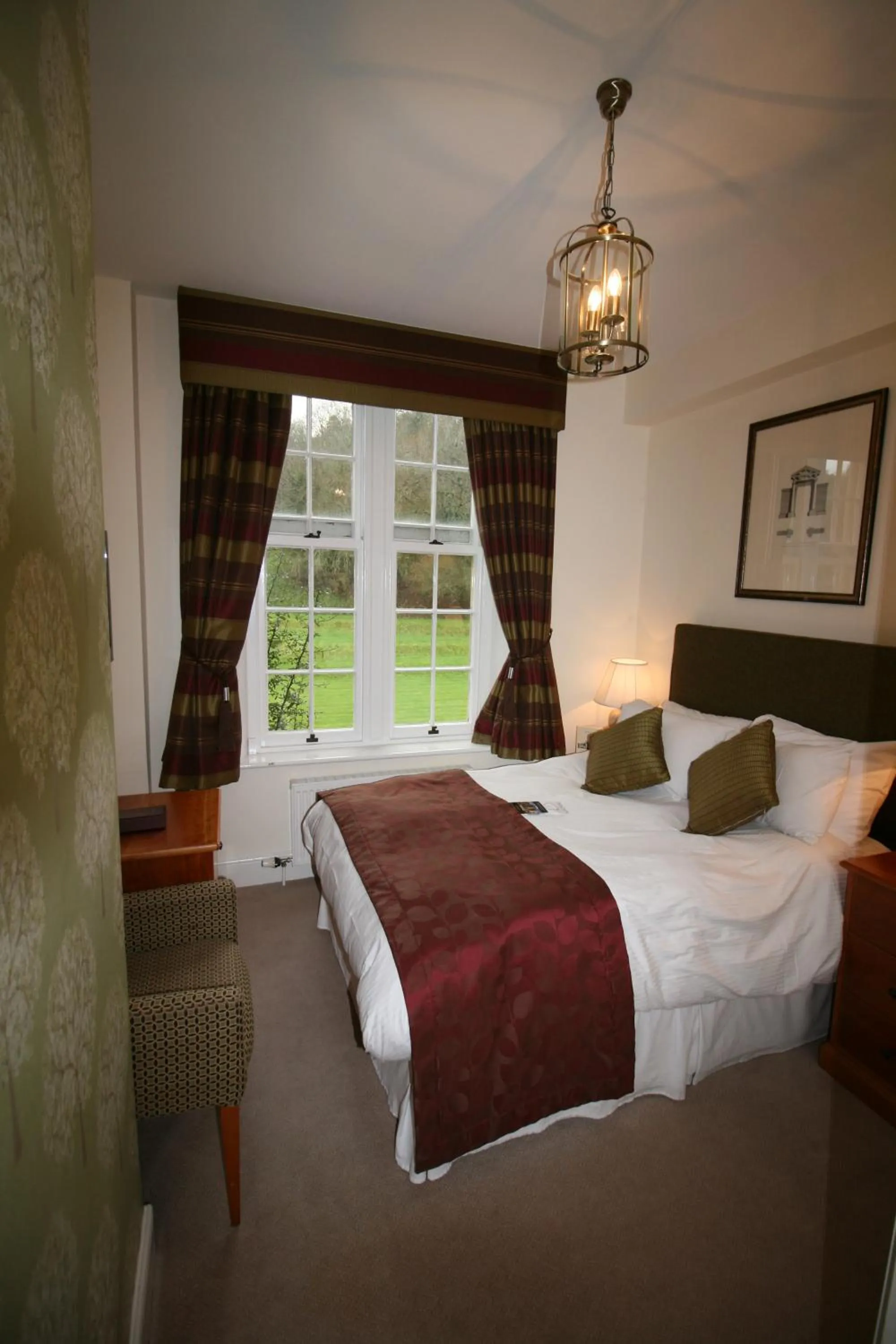 Bed in Dumbleton Hall Hotel