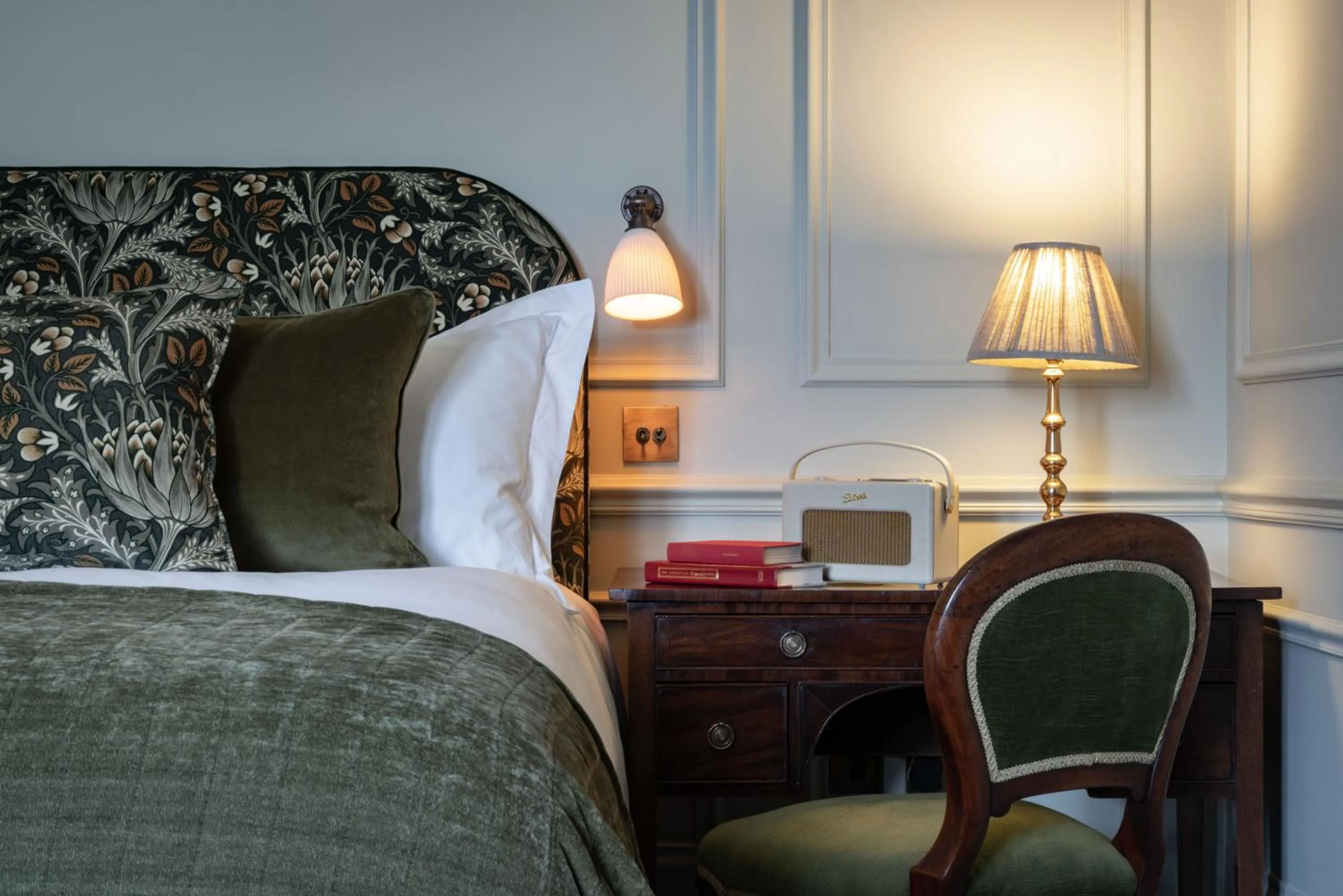 Bed in Dumbleton Hall Hotel