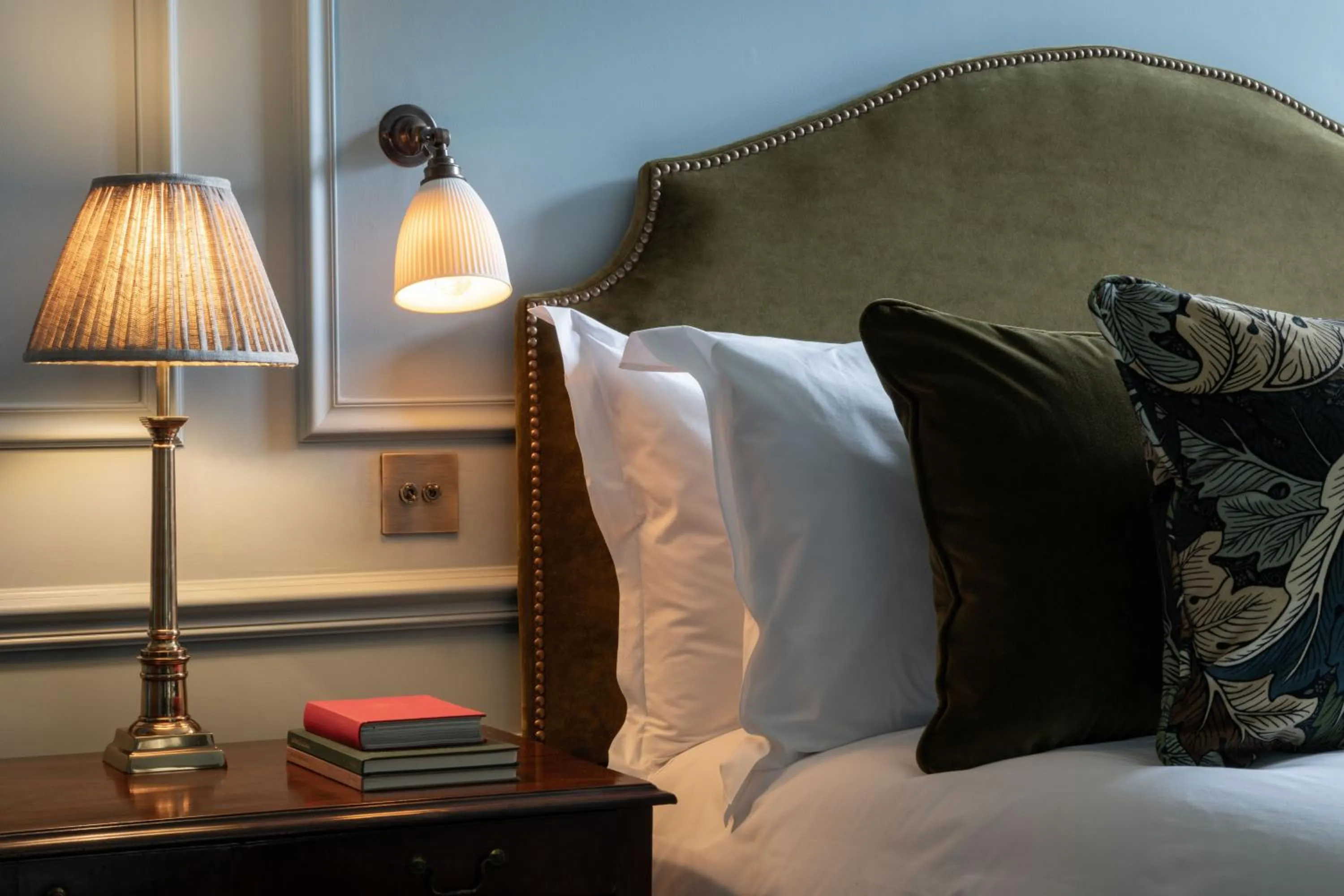 Bed in Dumbleton Hall Hotel