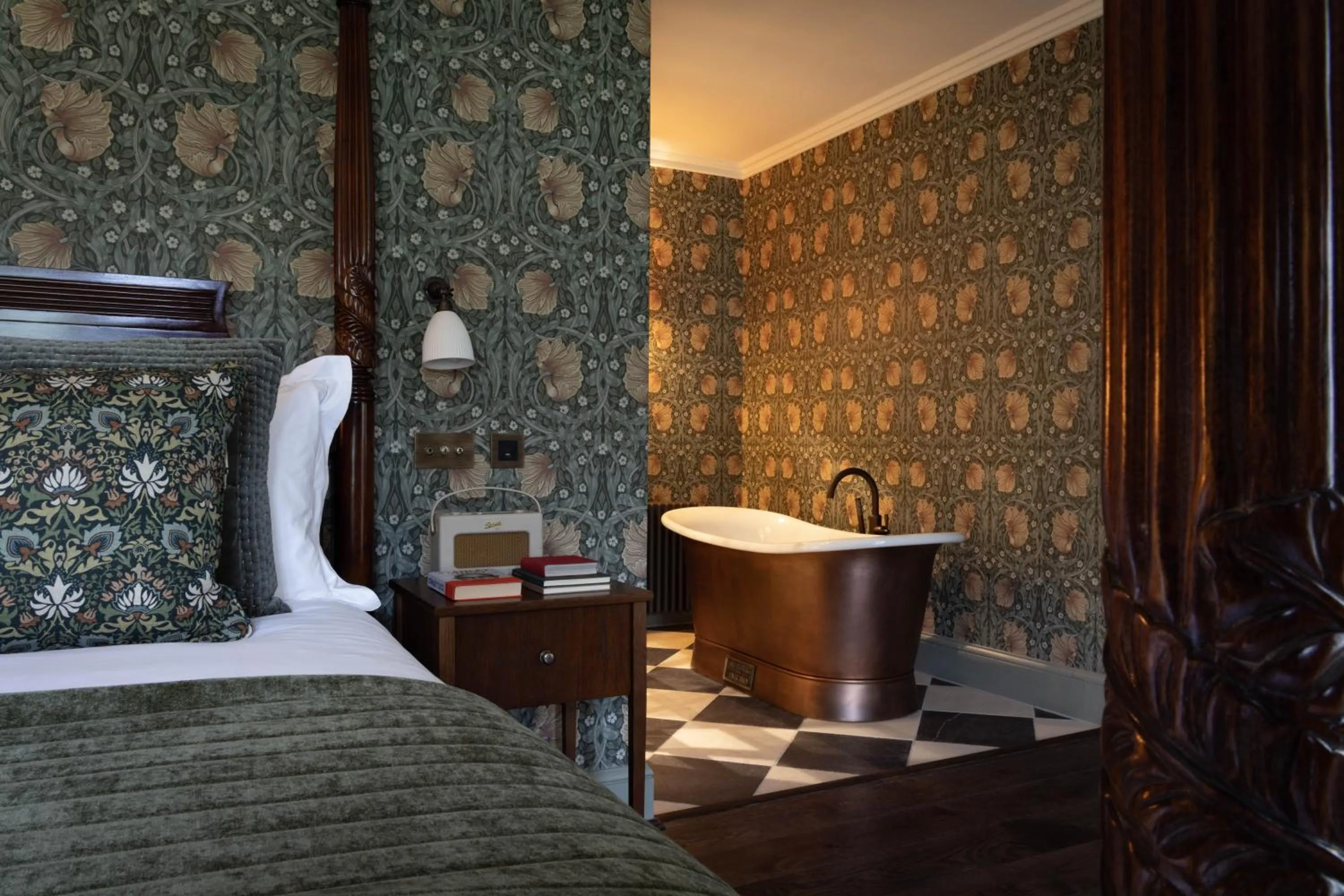 Bed in Dumbleton Hall Hotel