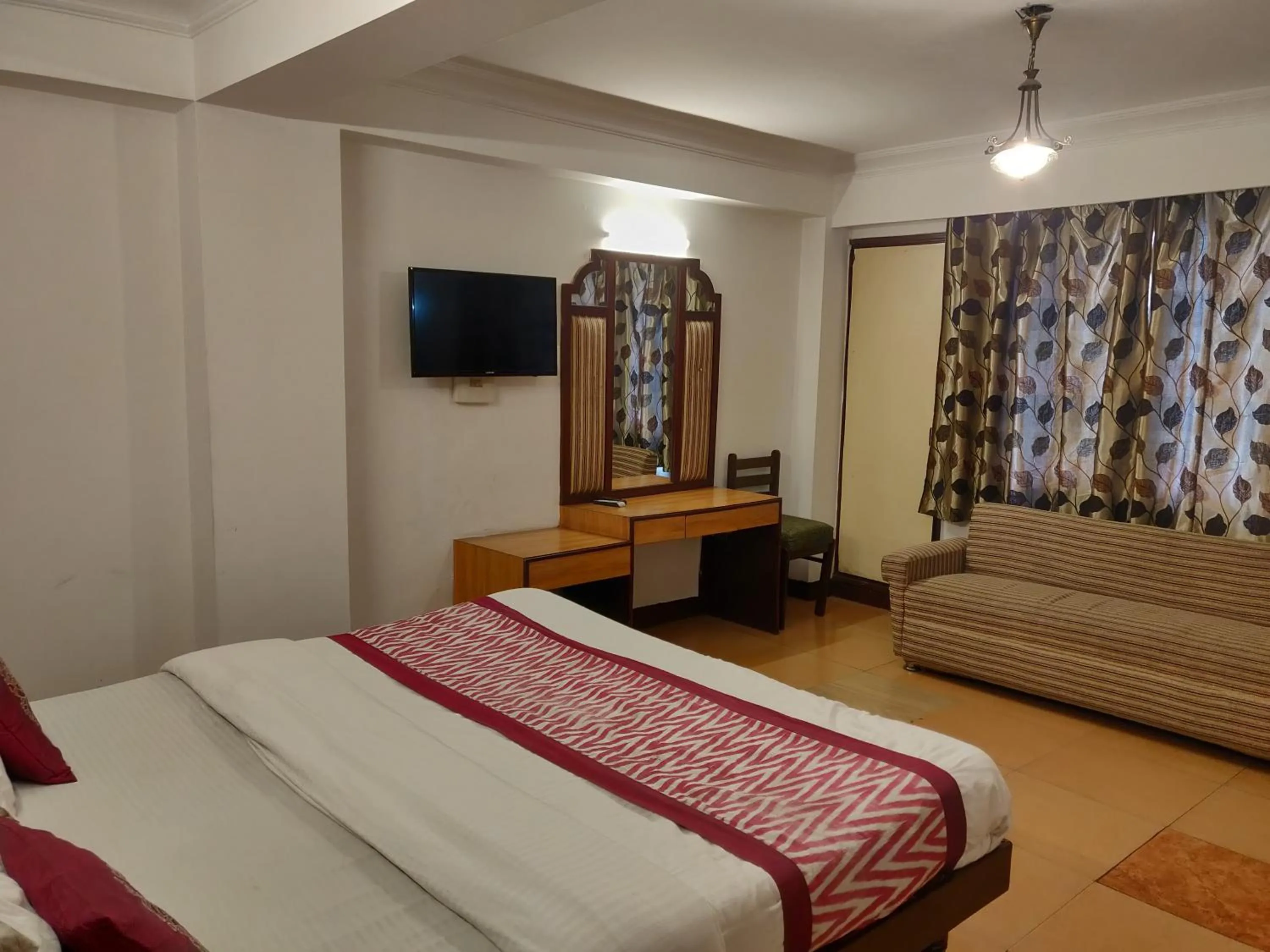 Photo of the whole room, Bed in Hotel Hamers International