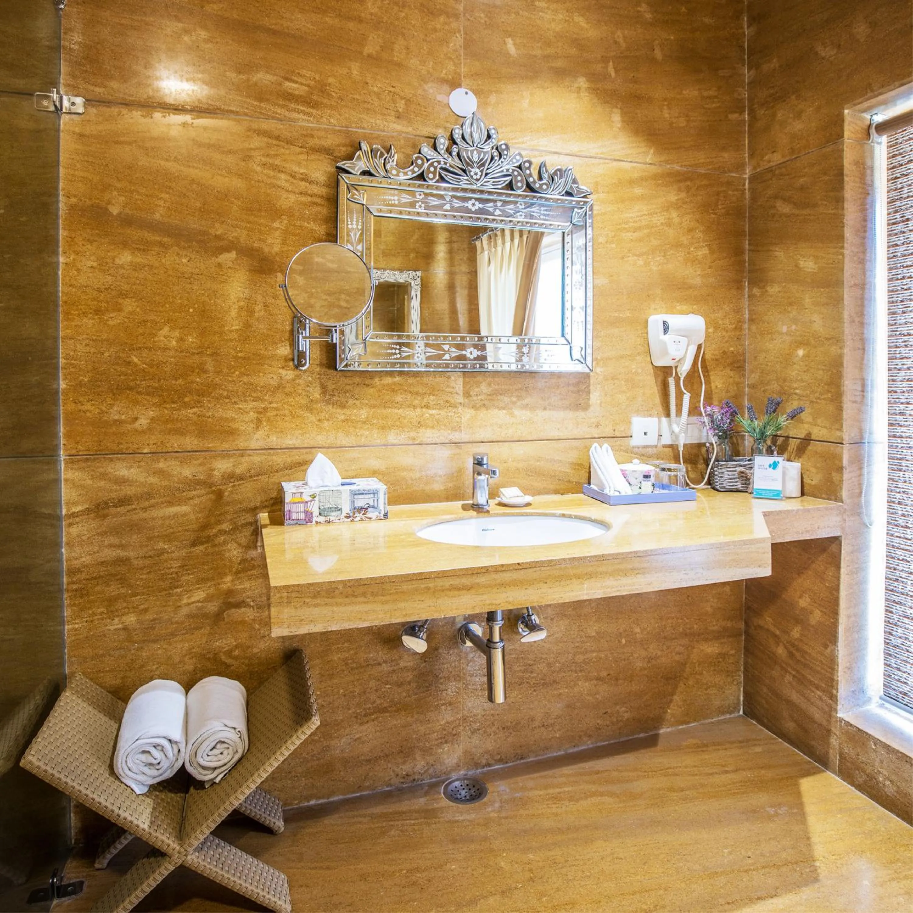 Bathroom in Karma Chalets