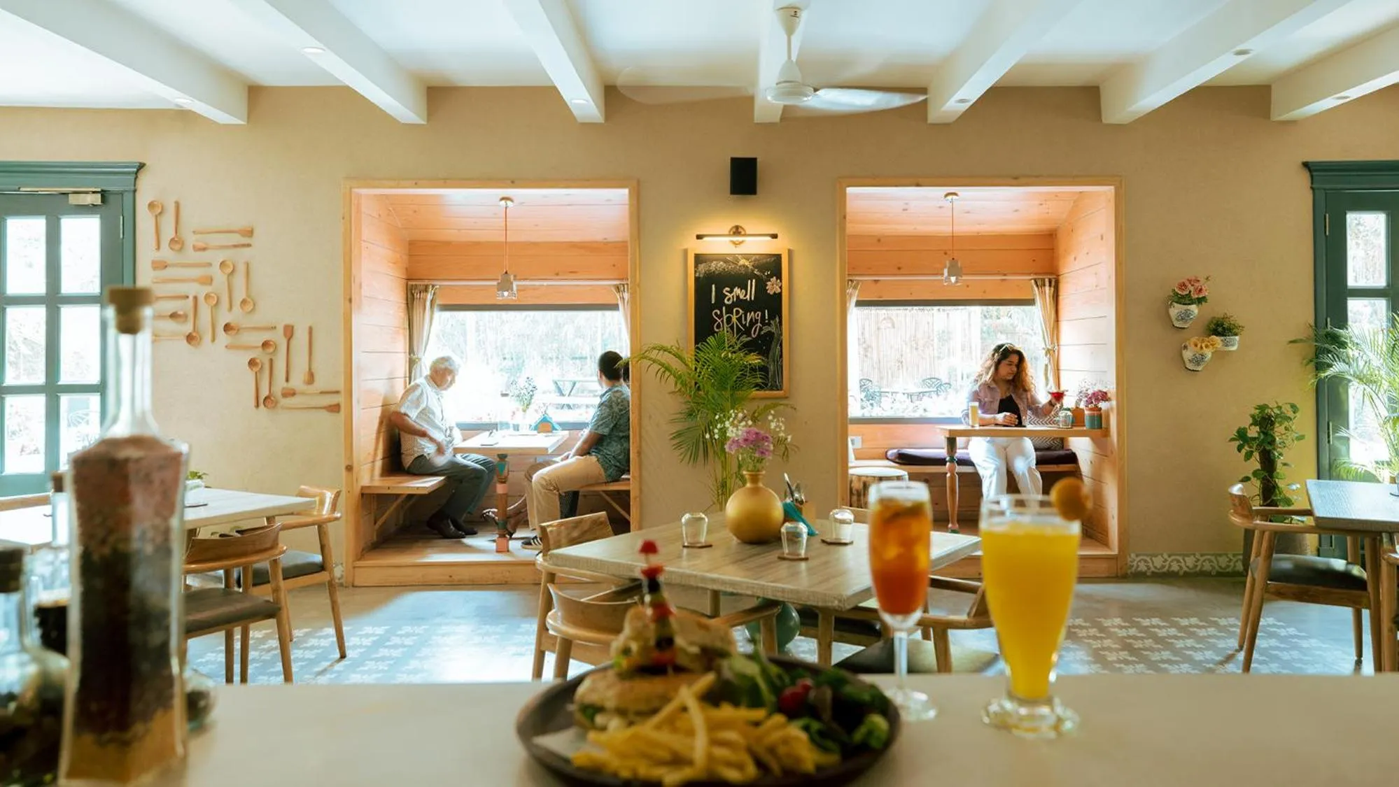 Restaurant/places to eat in Karma Chalets